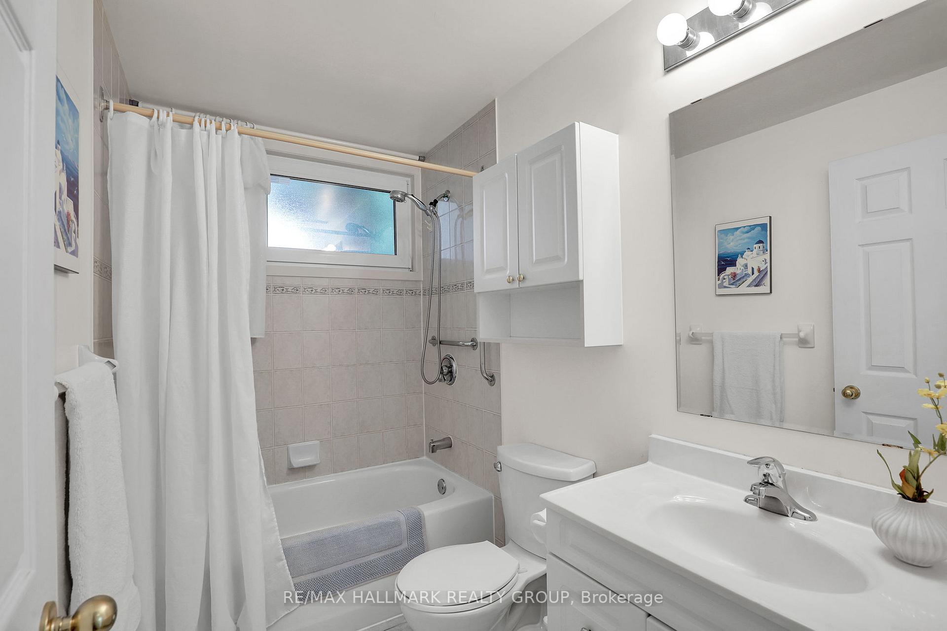 Photo 26 of 37 Lyall Street, Ottawa, City View/Skyline/Fisher Heights/Parkwood Hills — HOMEH