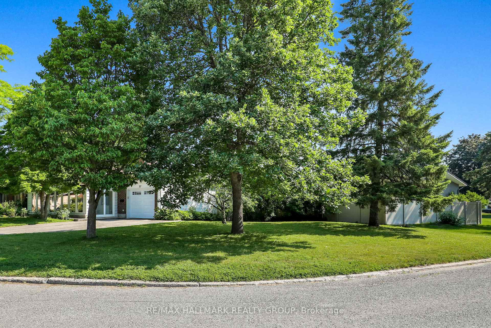 Photo 35 of 37 Lyall Street, Ottawa, City View/Skyline/Fisher Heights/Parkwood Hills — HOMEH