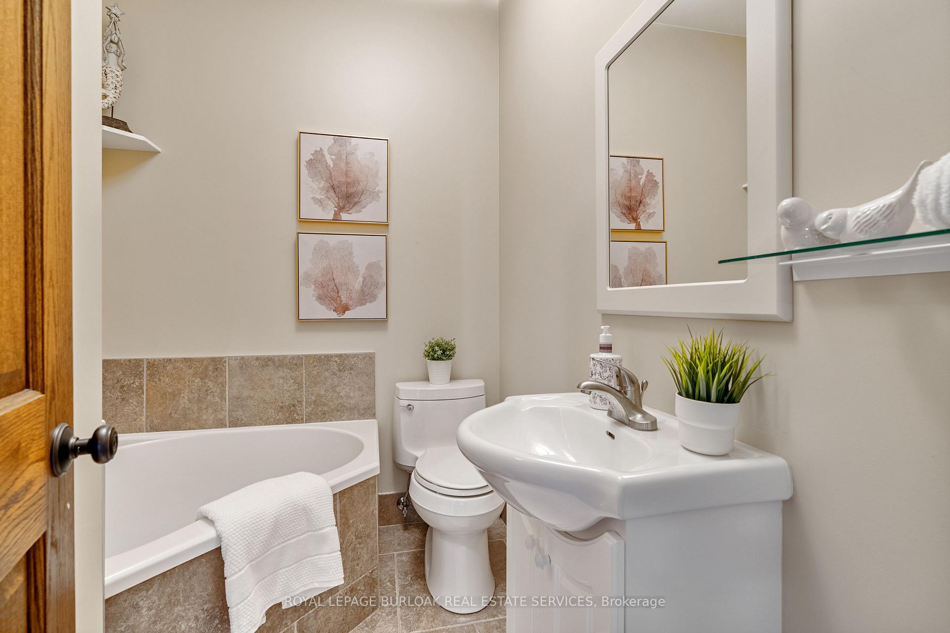 Photo 17 of Unit Main Floor, 107 Catharine Street S, Hamilton, Corktown — HOMEH