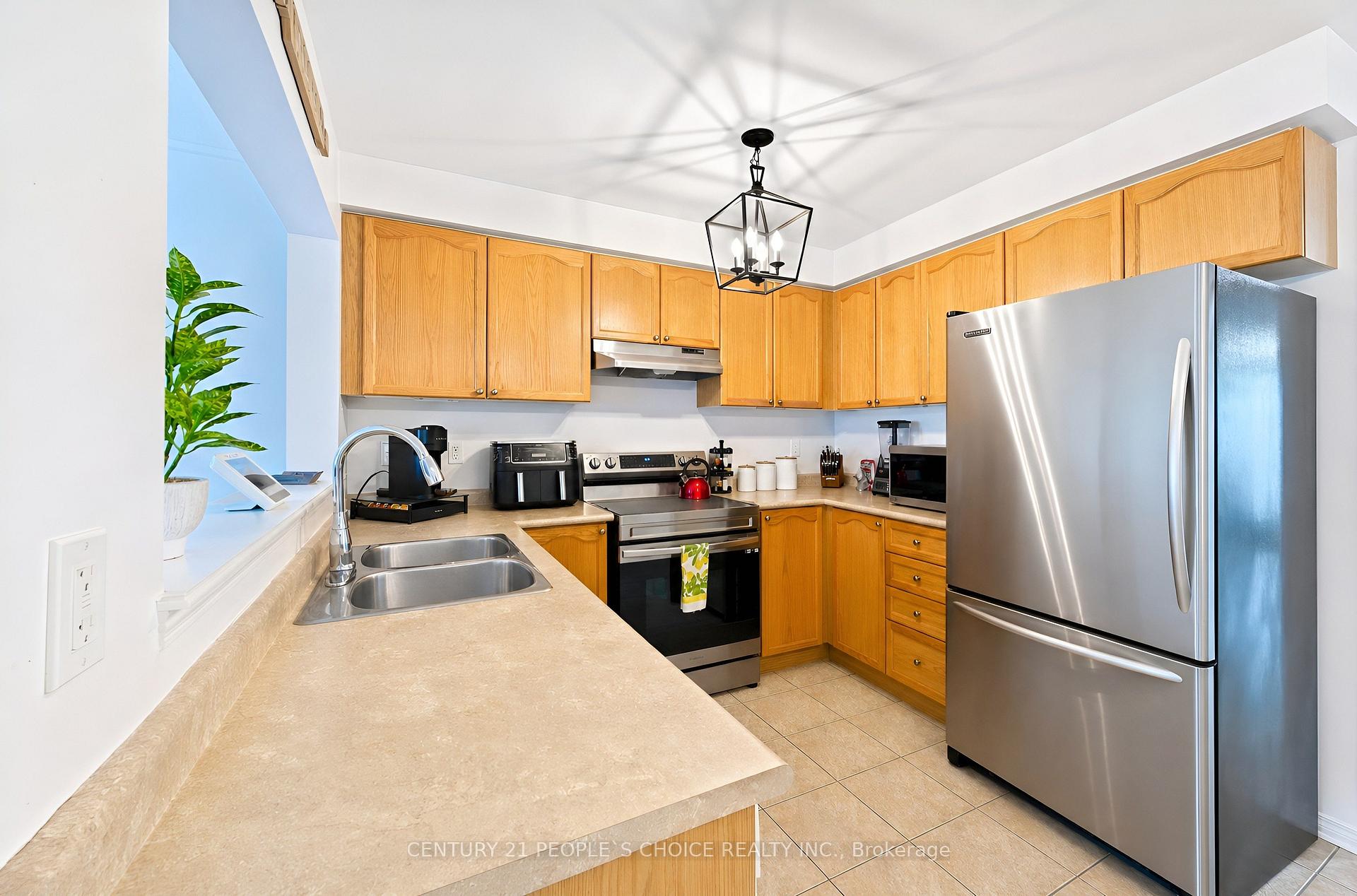 Photo 13 of 103 Spicebush Terrace, Brampton, Credit Valley — HOMEH