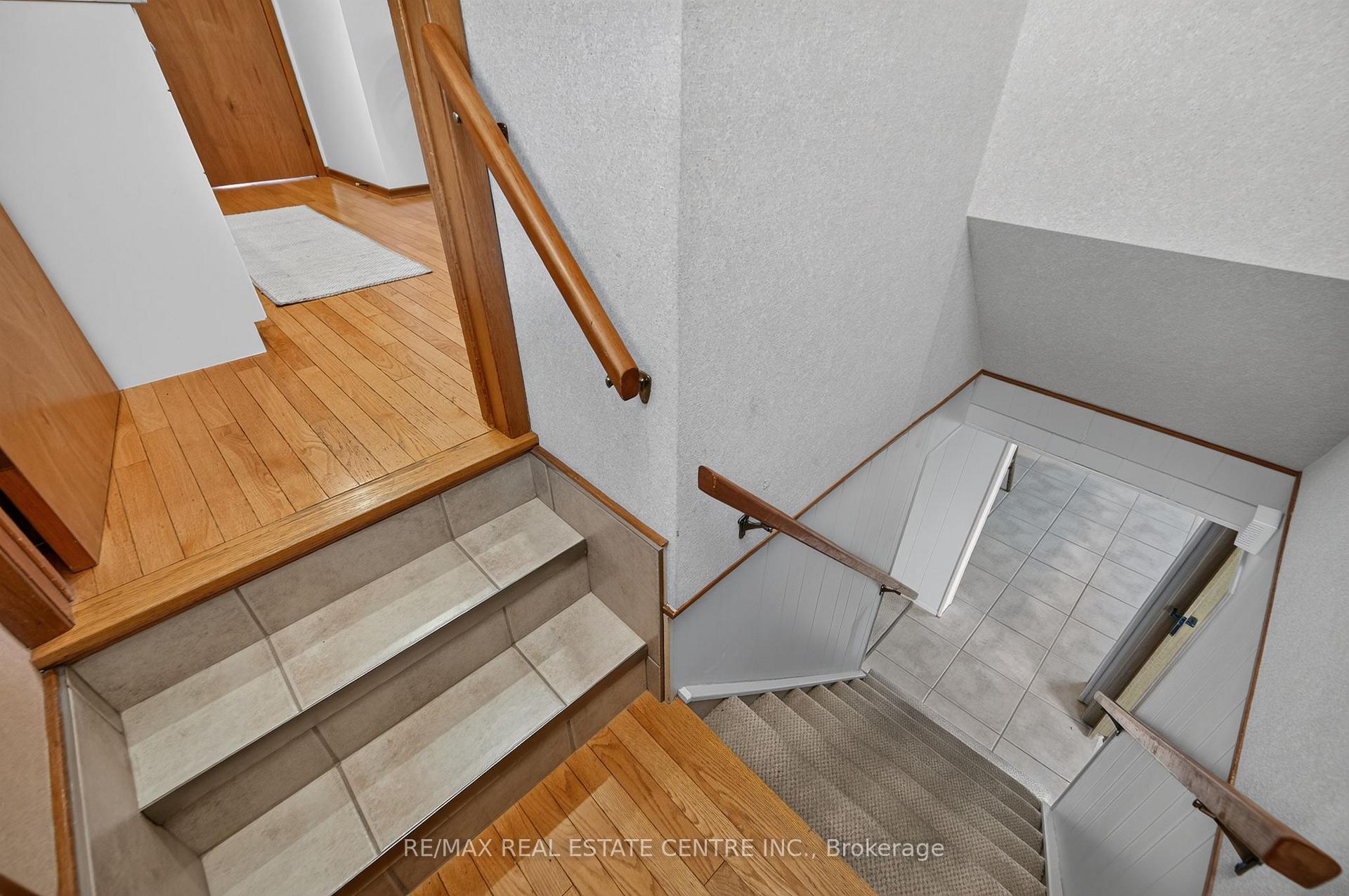 Photo 21 of 107 Laurentian Drive, Kitchener, Laurentian Hills — HOMEH