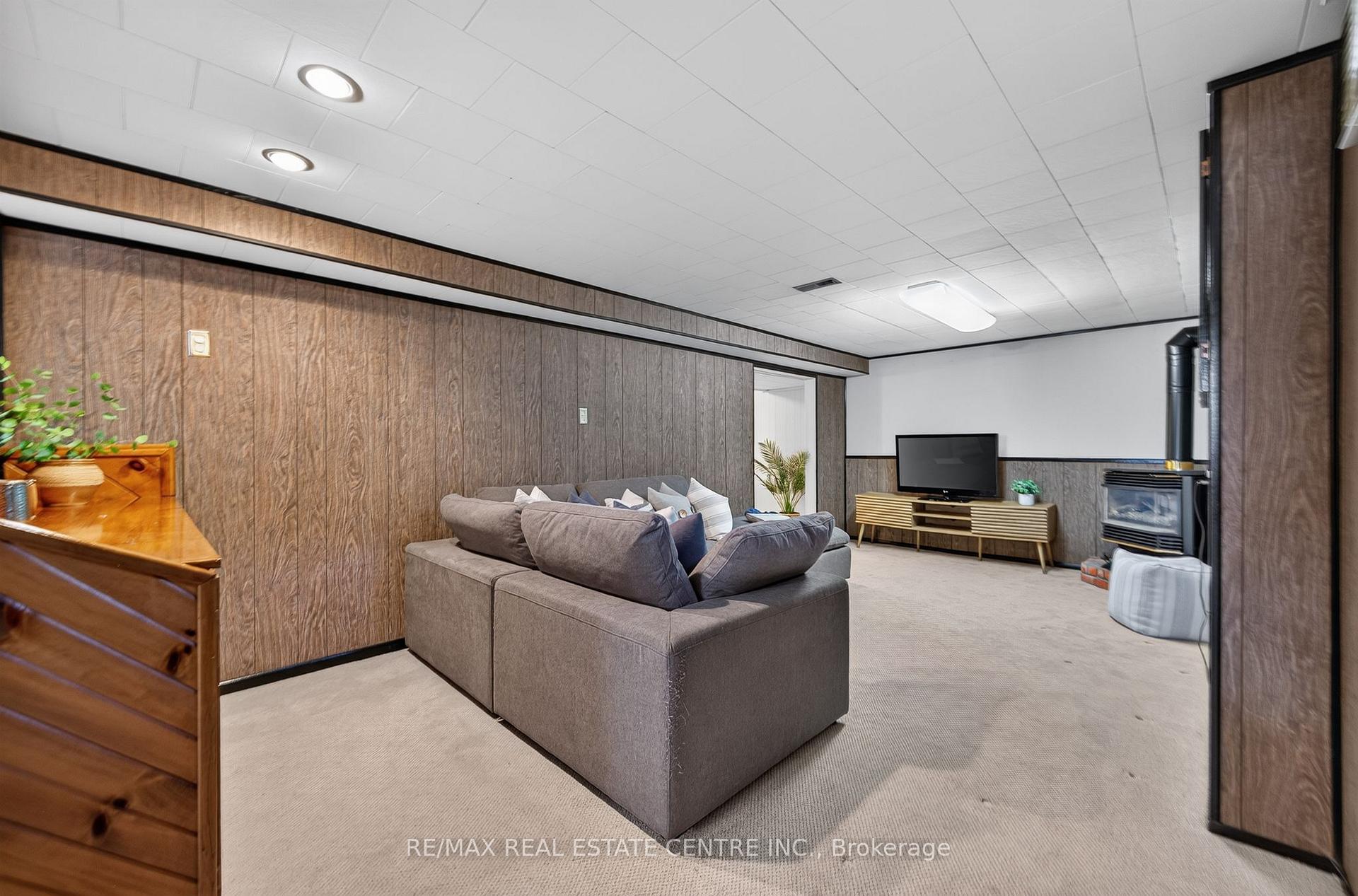 Photo 24 of 107 Laurentian Drive, Kitchener, Laurentian Hills — HOMEH