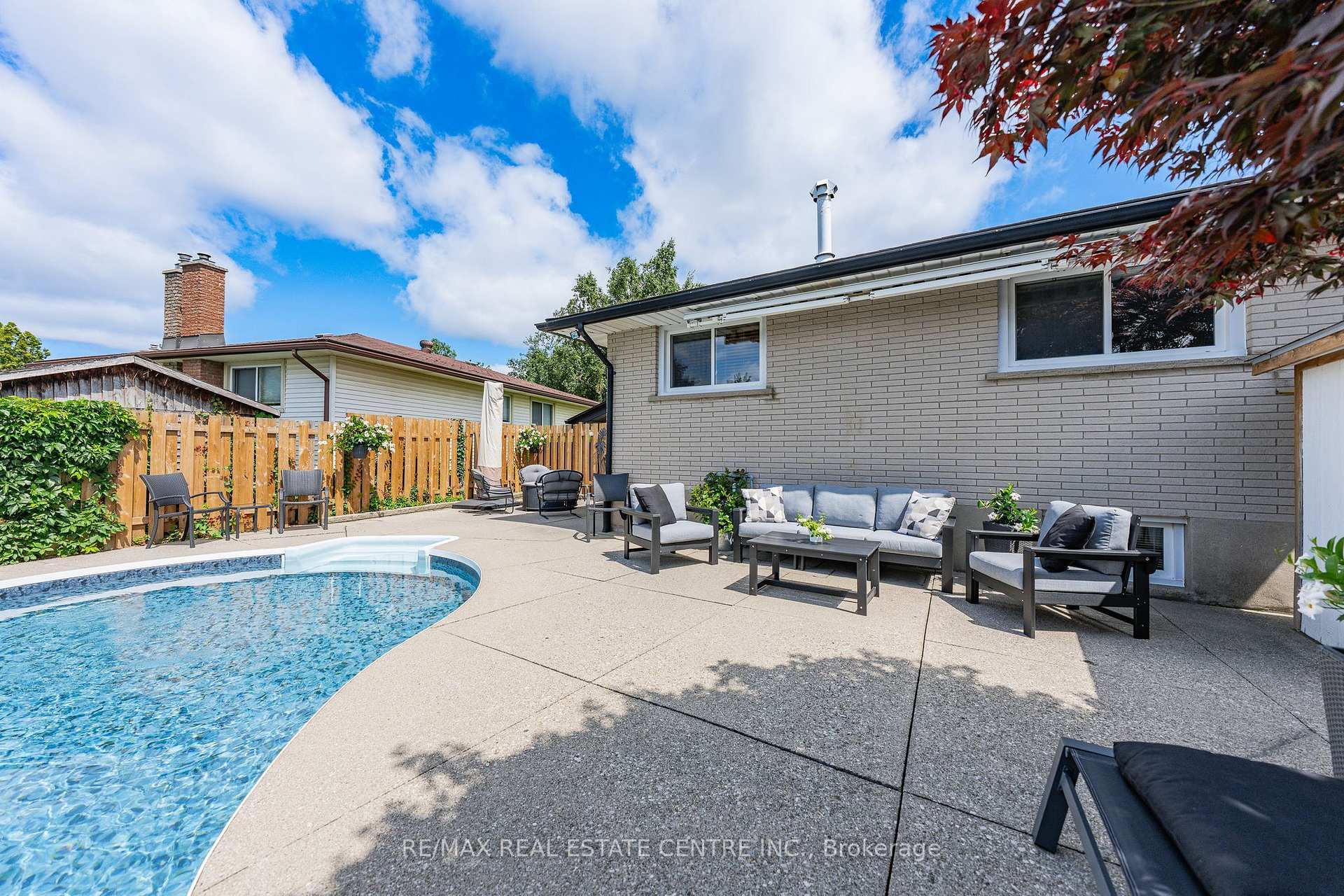 Photo 35 of 107 Laurentian Drive, Kitchener, Laurentian Hills — HOMEH