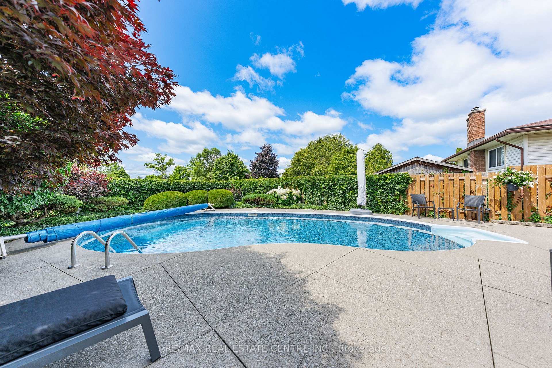 Photo 37 of 107 Laurentian Drive, Kitchener, Laurentian Hills — HOMEH