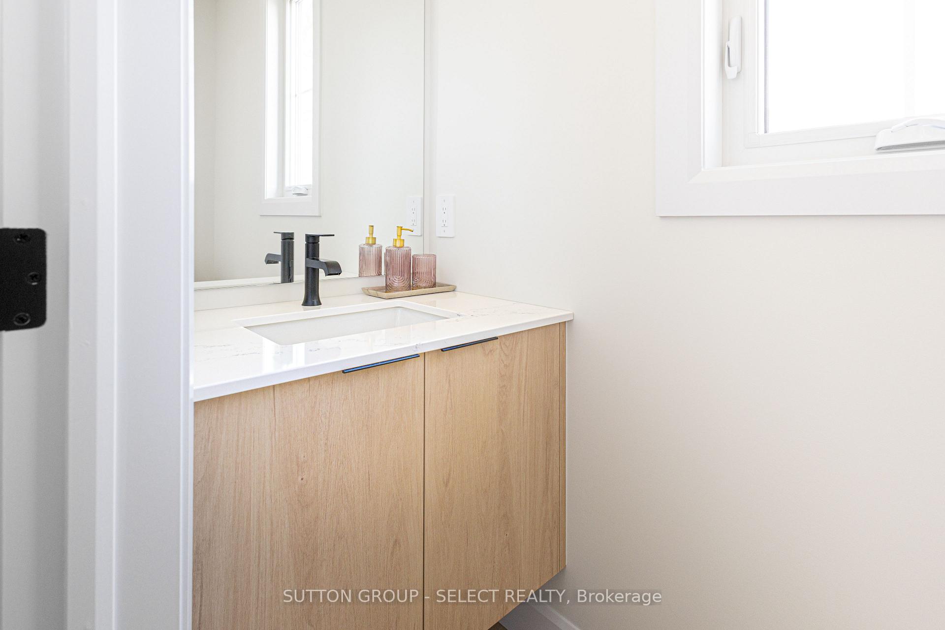 Photo 17 of Unit 4, 233 Upper Queen Street, Thames Centre, Thorndale — HOMEH