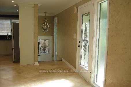 Photo 3 of 102 Humber Crescent, King, King City — HOMEH