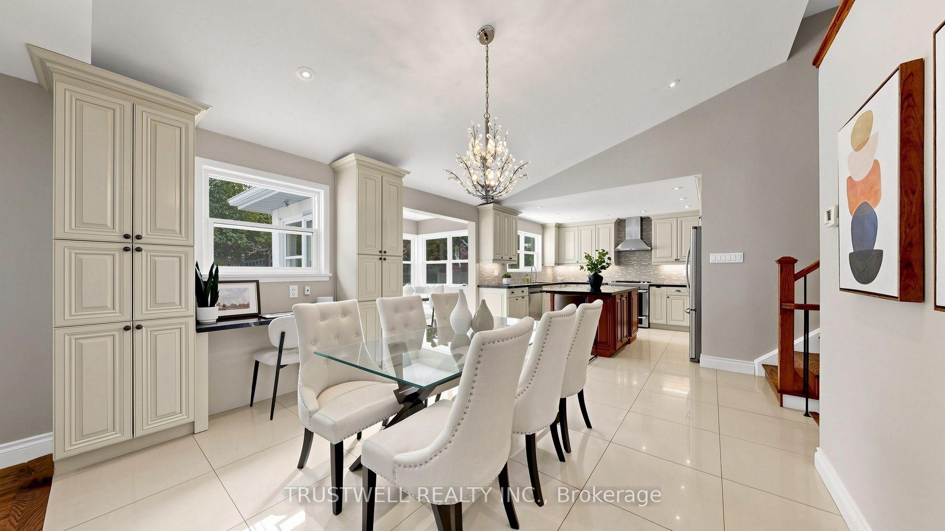 Photo 14 of 23 Shawfield Crescent, North York, Parkwoods-Donalda — HOMEH