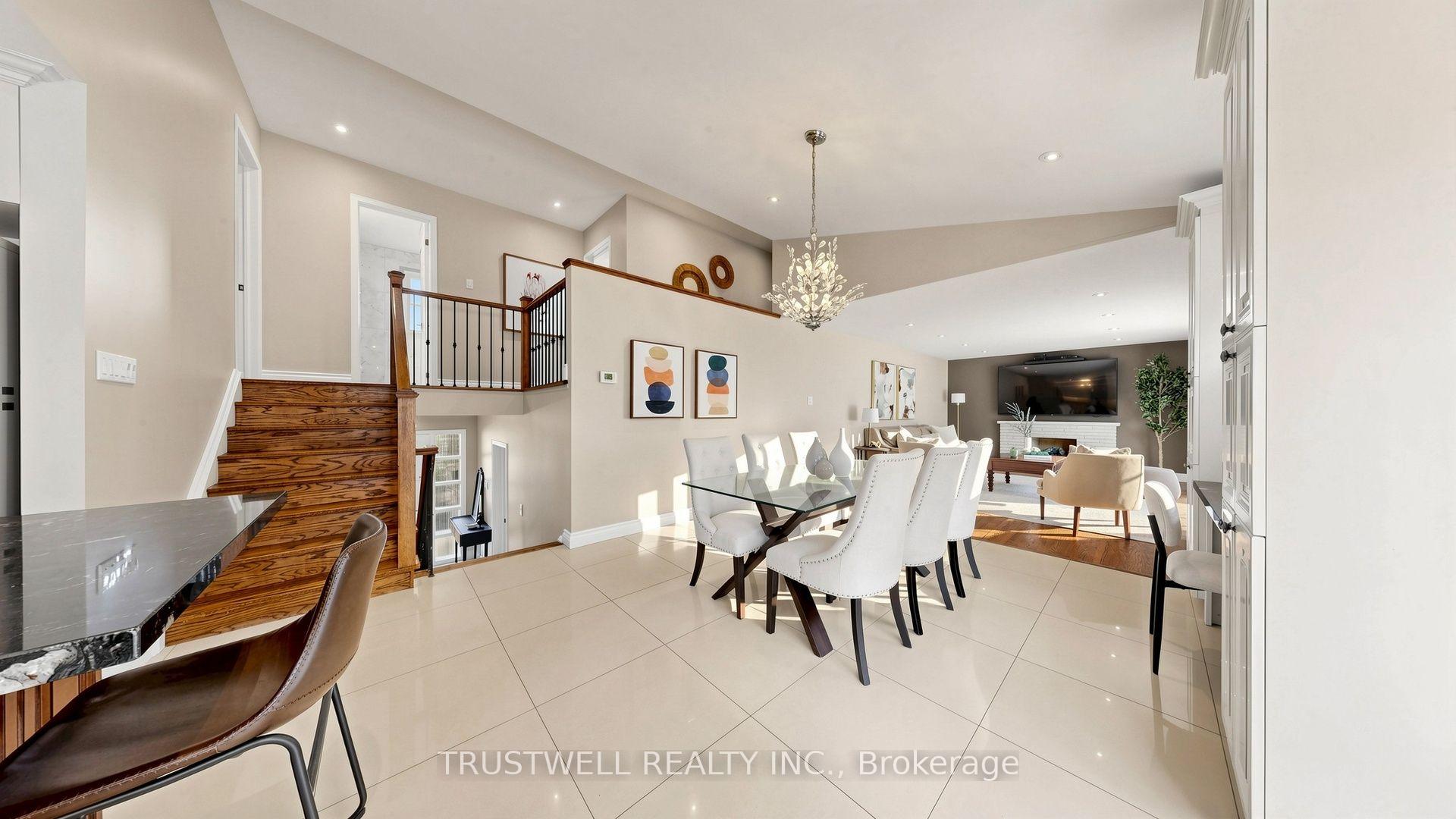 Photo 15 of 23 Shawfield Crescent, North York, Parkwoods-Donalda — HOMEH