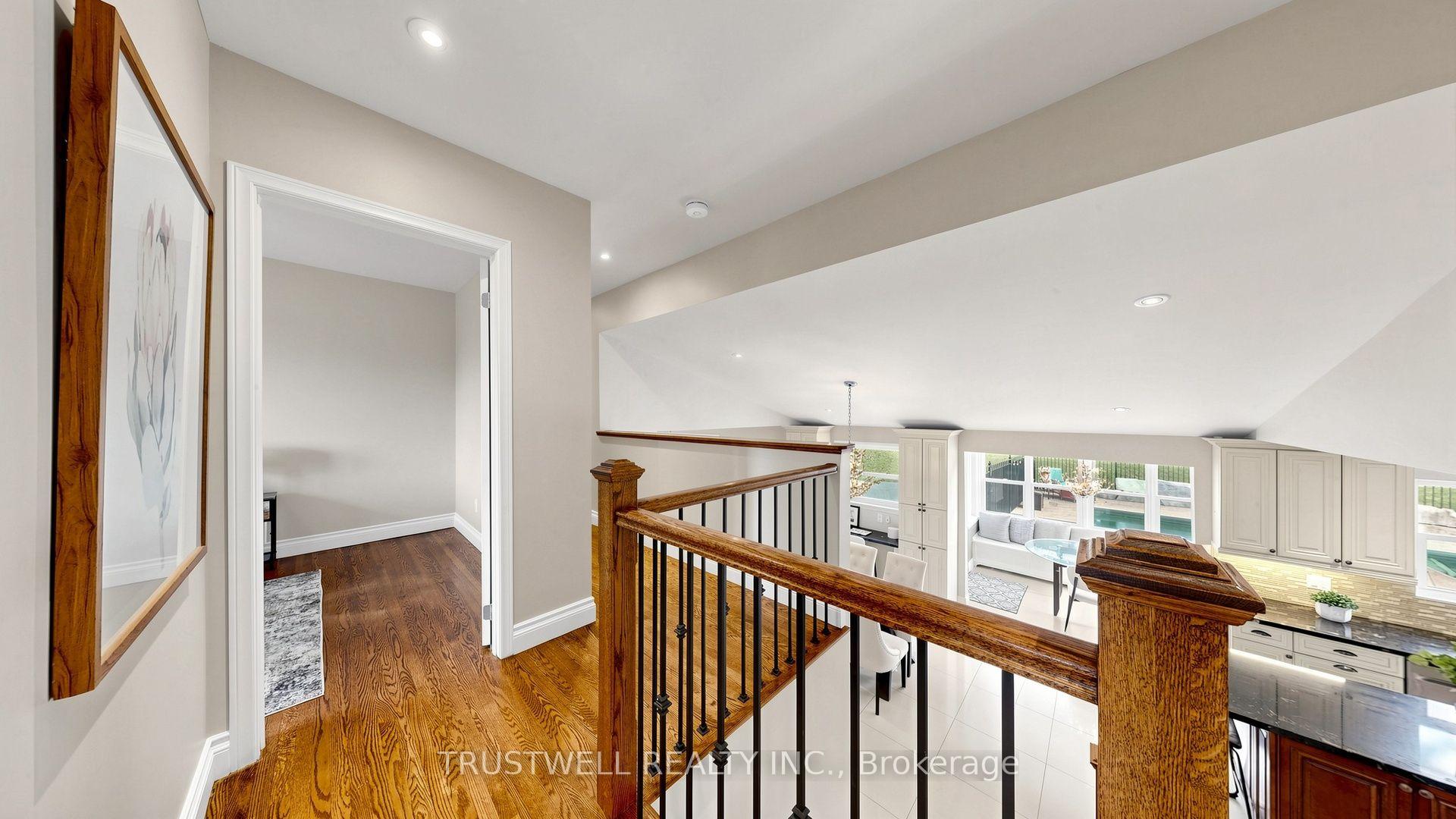 Photo 16 of 23 Shawfield Crescent, North York, Parkwoods-Donalda — HOMEH