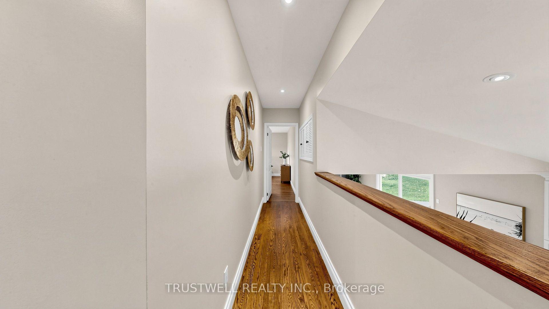 Photo 17 of 23 Shawfield Crescent, North York, Parkwoods-Donalda — HOMEH