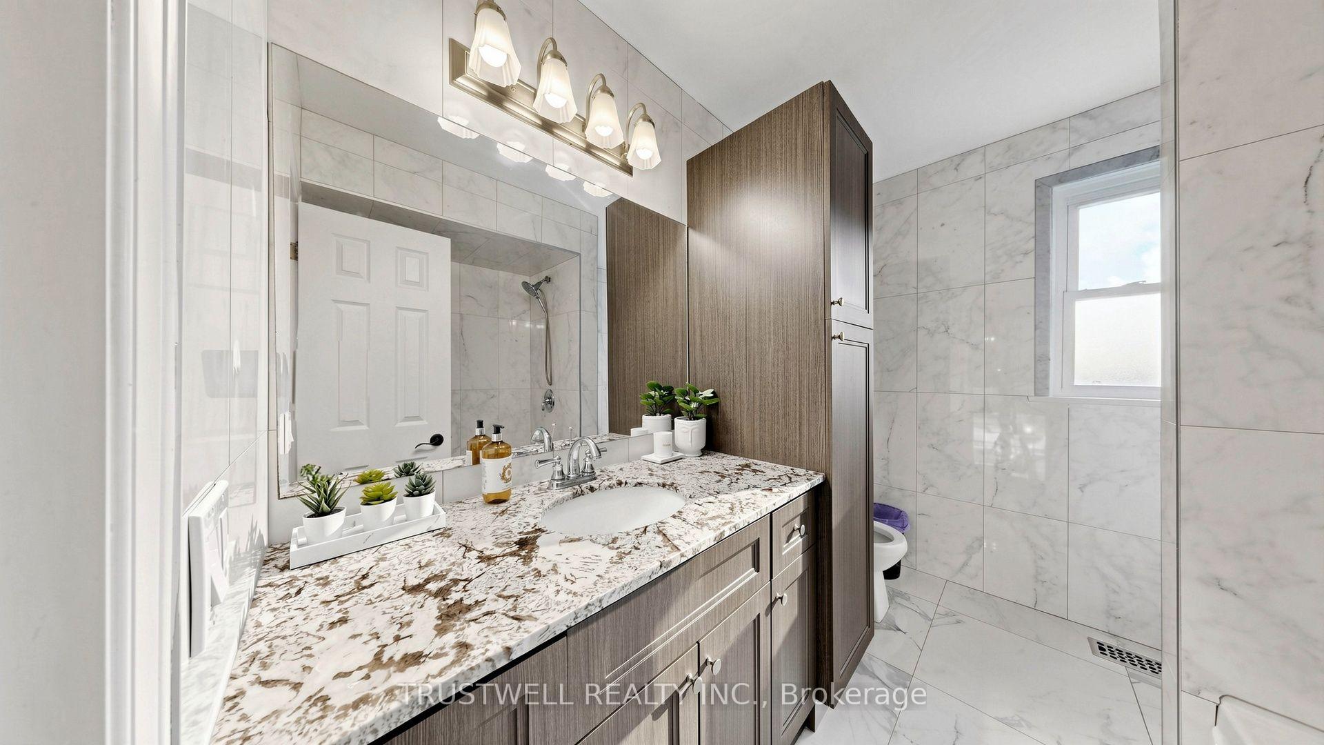 Photo 20 of 23 Shawfield Crescent, North York, Parkwoods-Donalda — HOMEH
