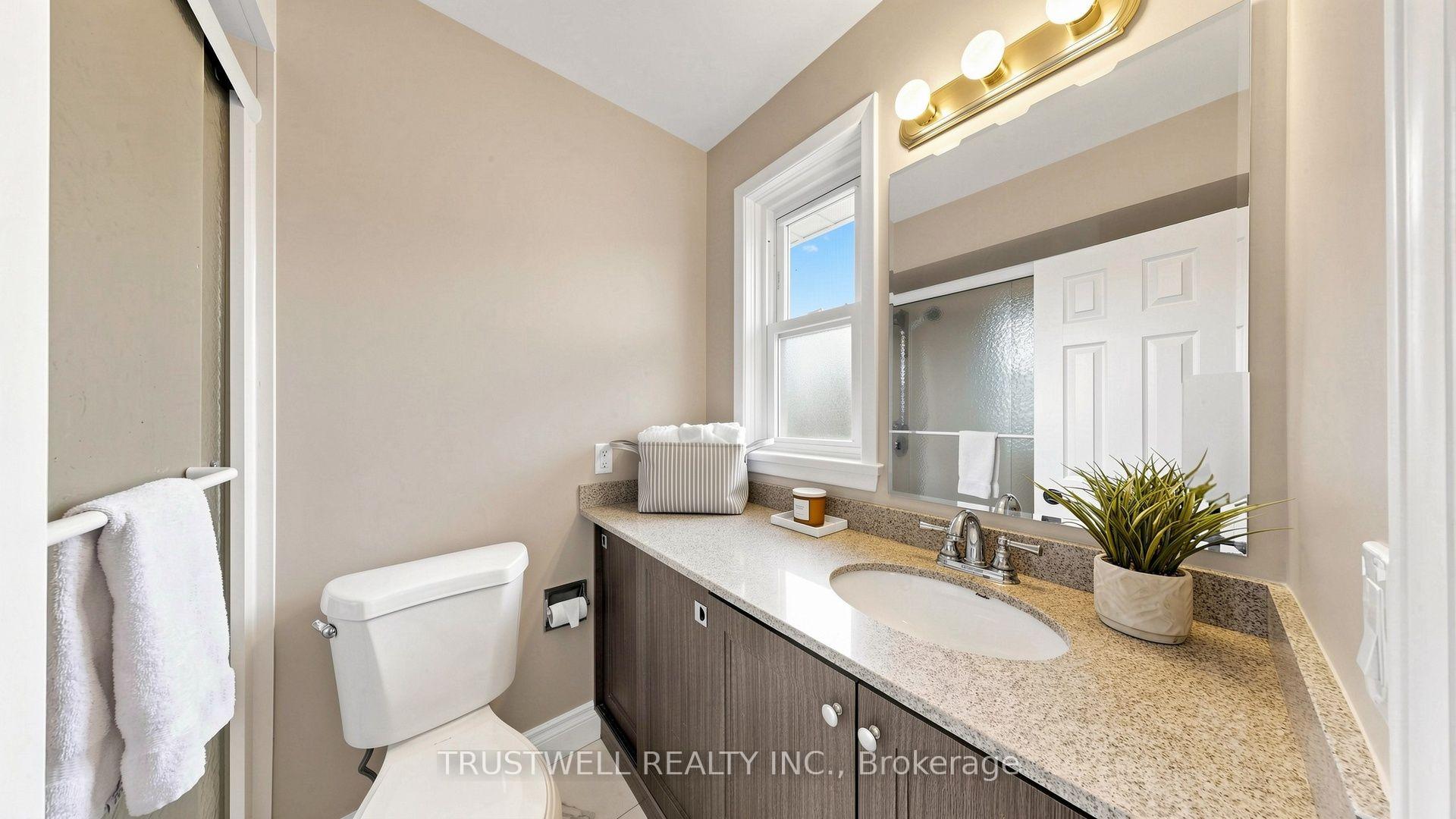 Photo 23 of 23 Shawfield Crescent, North York, Parkwoods-Donalda — HOMEH