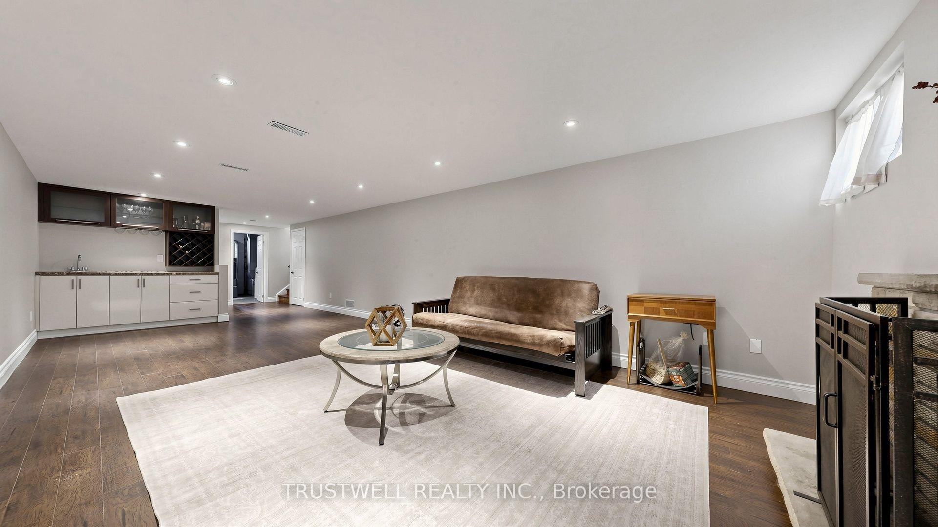Photo 31 of 23 Shawfield Crescent, North York, Parkwoods-Donalda — HOMEH