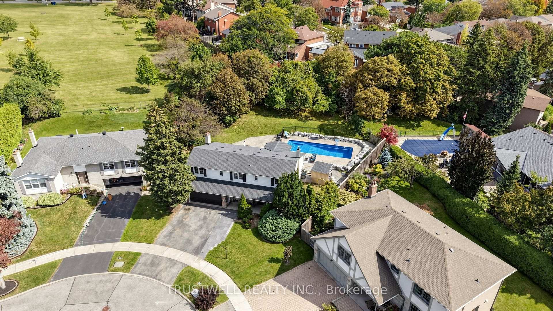 Photo 39 of 23 Shawfield Crescent, North York, Parkwoods-Donalda — HOMEH