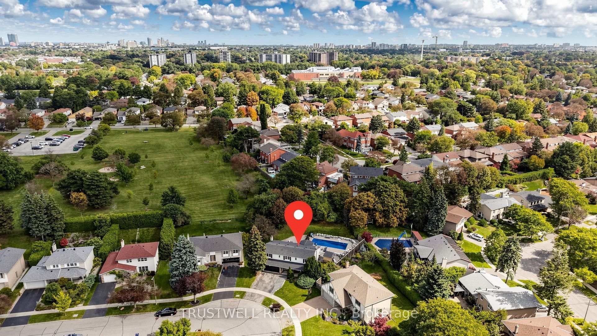 Photo 40 of 23 Shawfield Crescent, North York, Parkwoods-Donalda — HOMEH