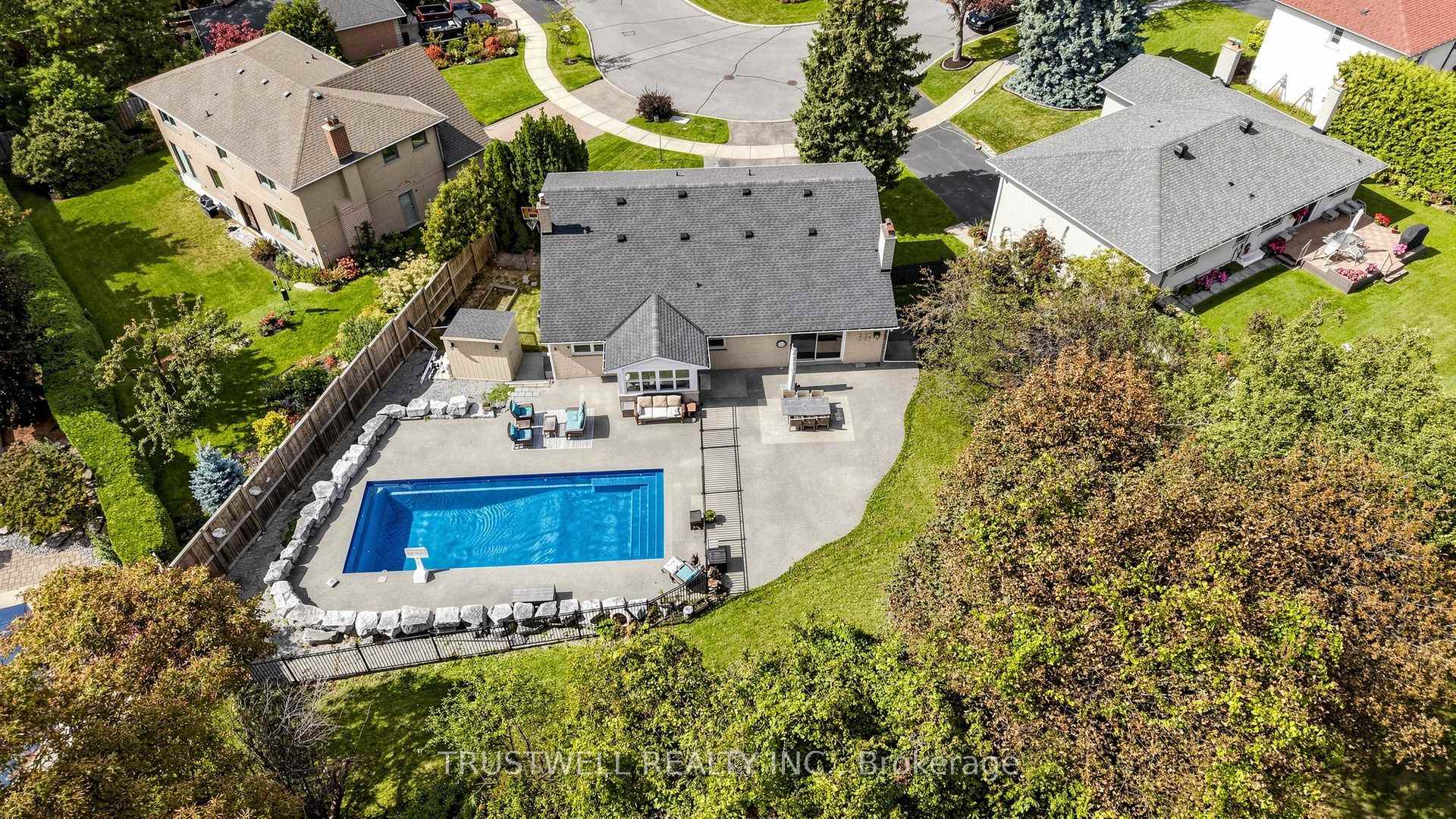Photo 41 of 23 Shawfield Crescent, North York, Parkwoods-Donalda — HOMEH