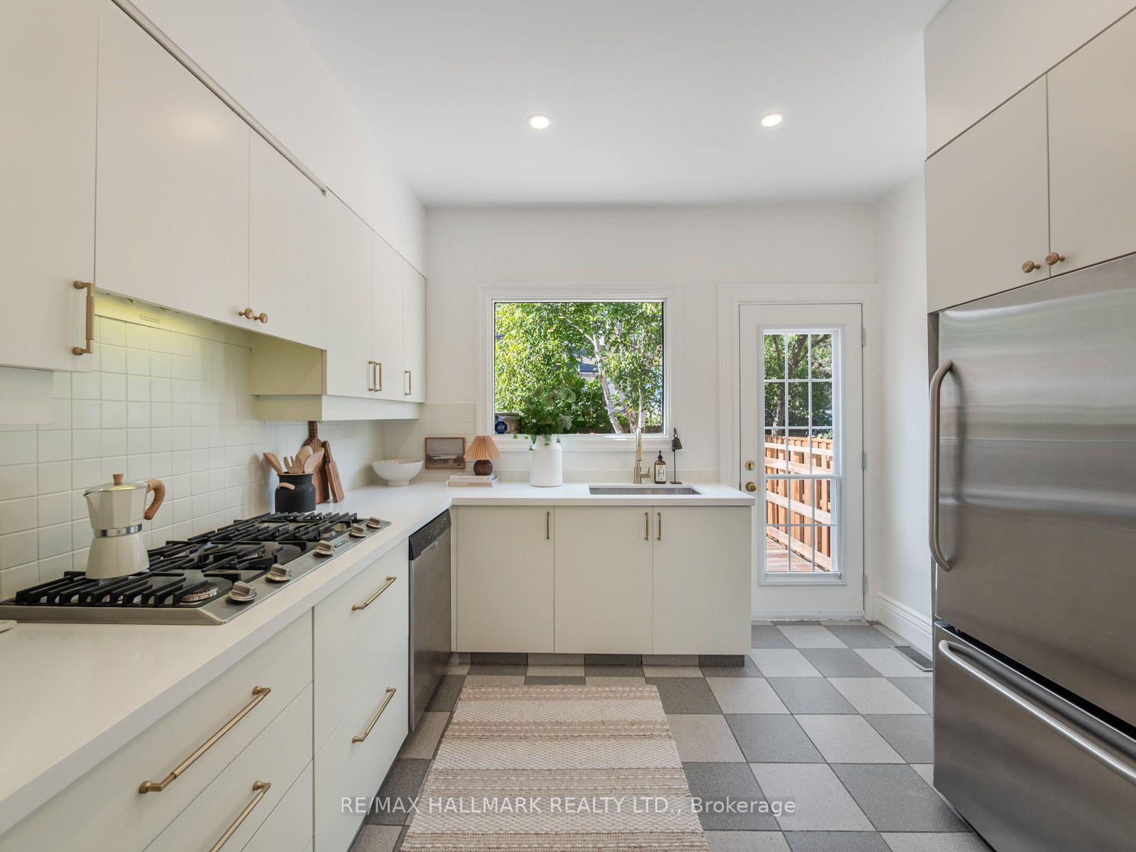 Photo 12 of 84 De Grassi Street, Toronto, South Riverdale — HOMEH