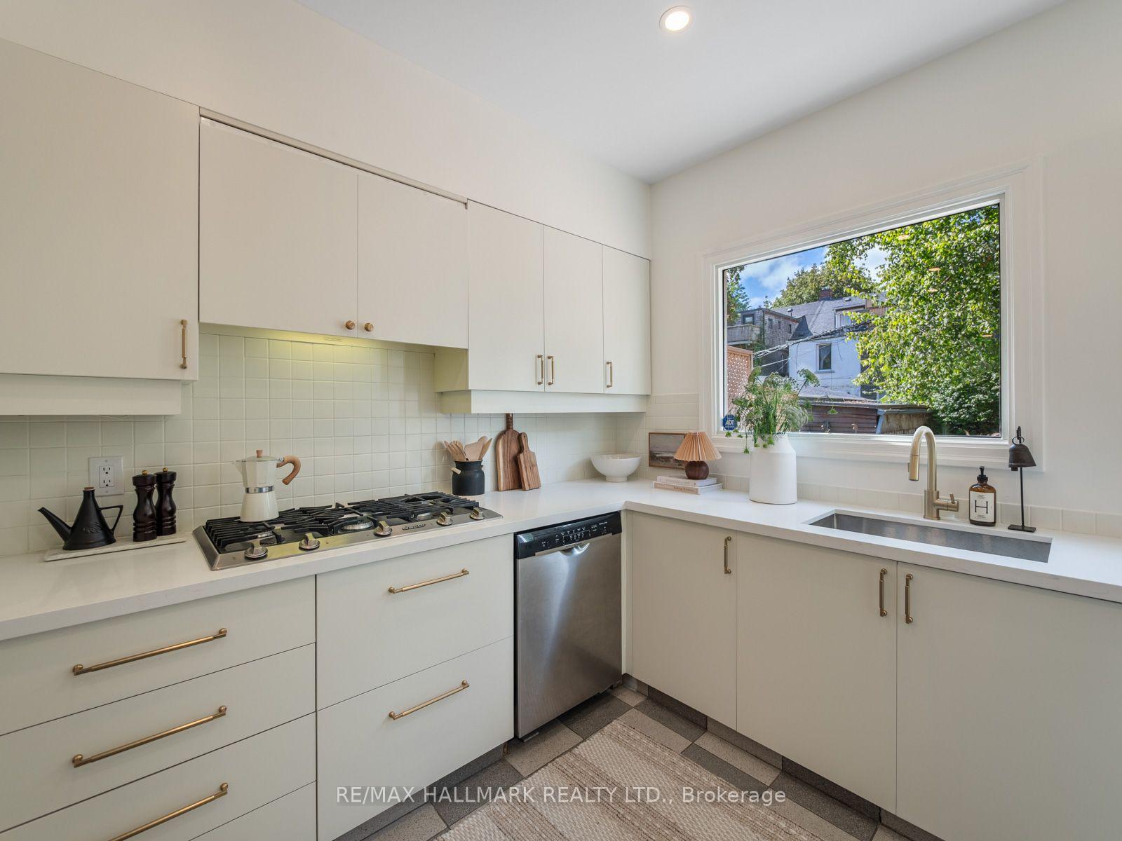 Photo 10 of 84 De Grassi Street, Toronto, South Riverdale — HOMEH