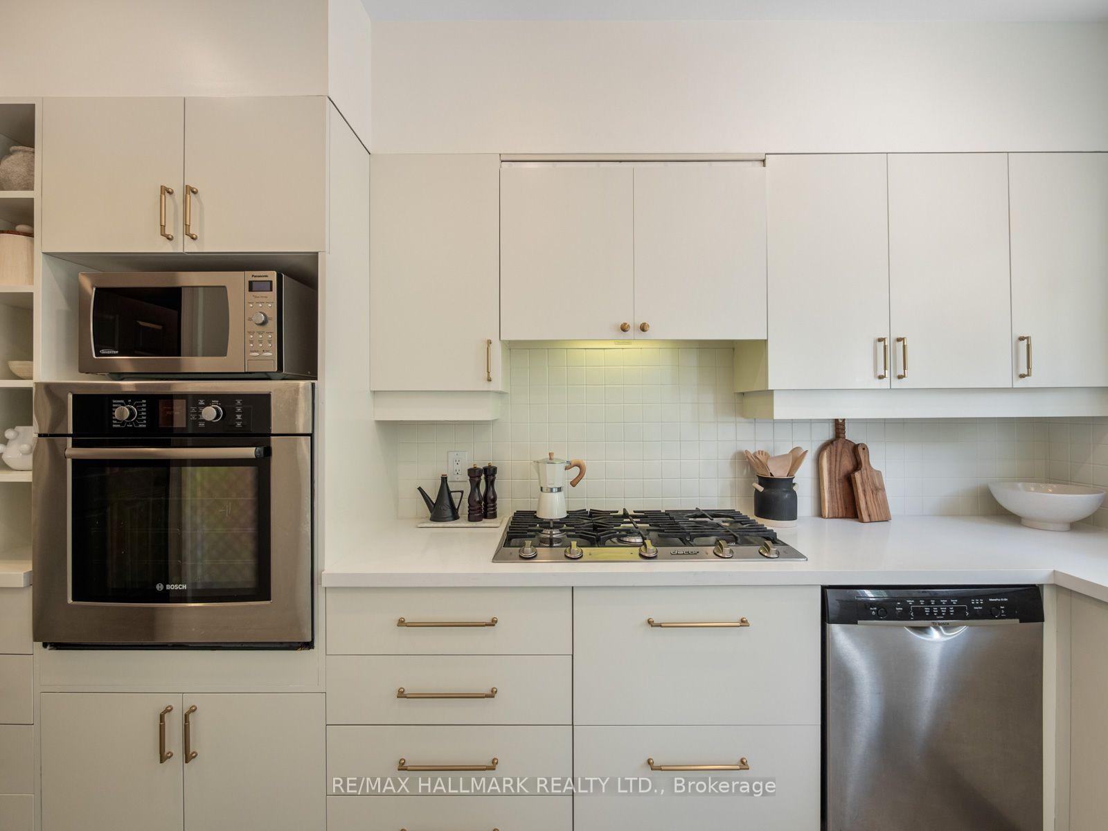 Photo 13 of 84 De Grassi Street, Toronto, South Riverdale — HOMEH