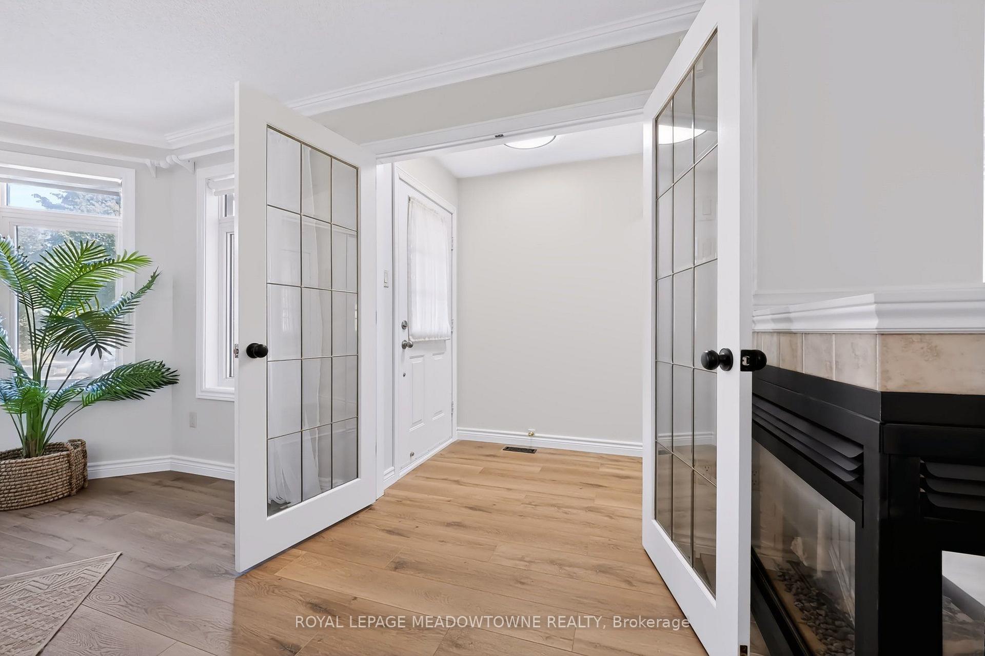 Photo 5 of 16 Harrop Avenue, Halton Hills, Georgetown — HOMEH
