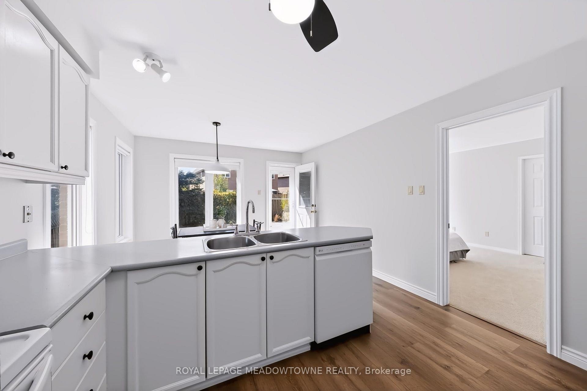 Photo 17 of 16 Harrop Avenue, Halton Hills, Georgetown — HOMEH