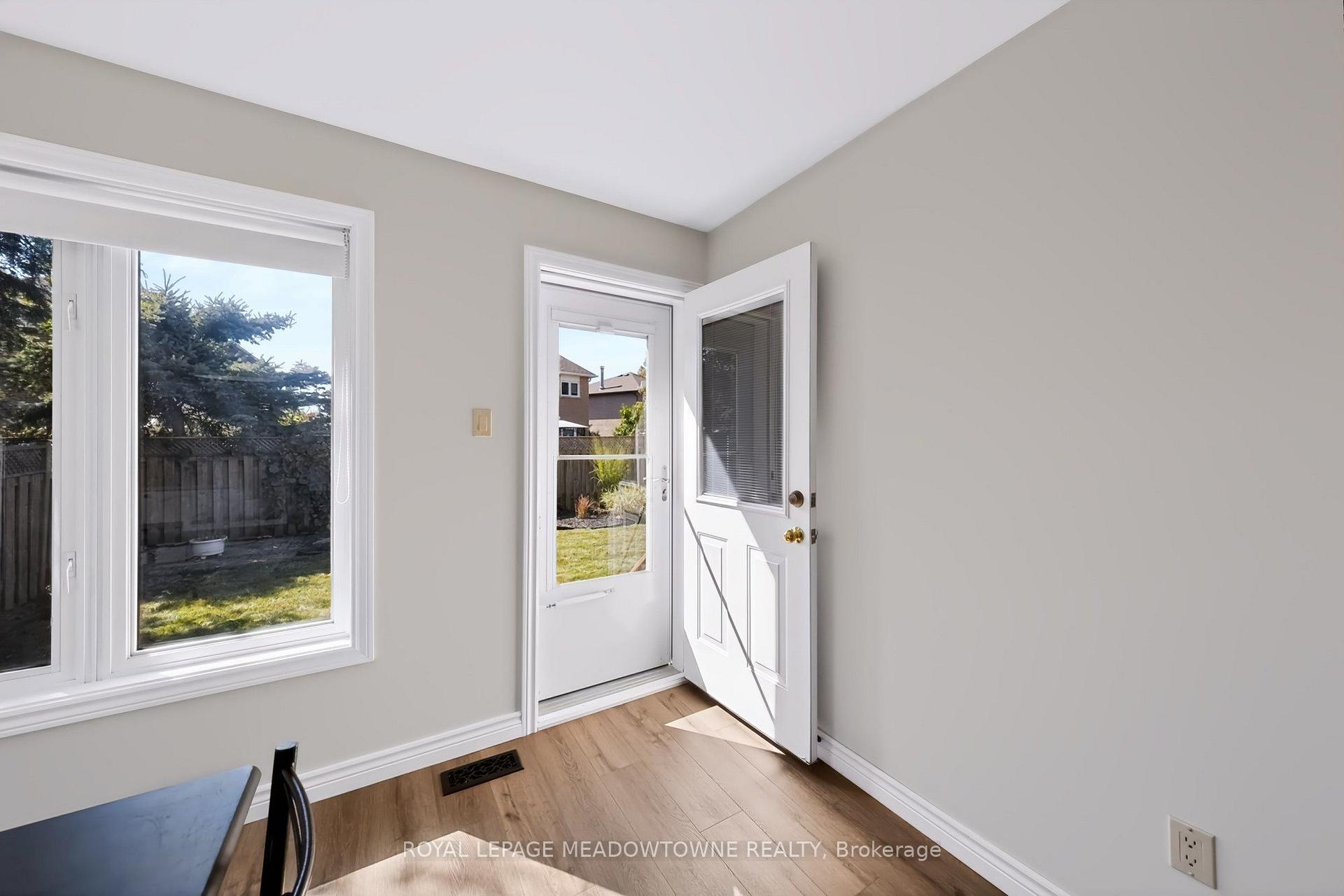 Photo 19 of 16 Harrop Avenue, Halton Hills, Georgetown — HOMEH
