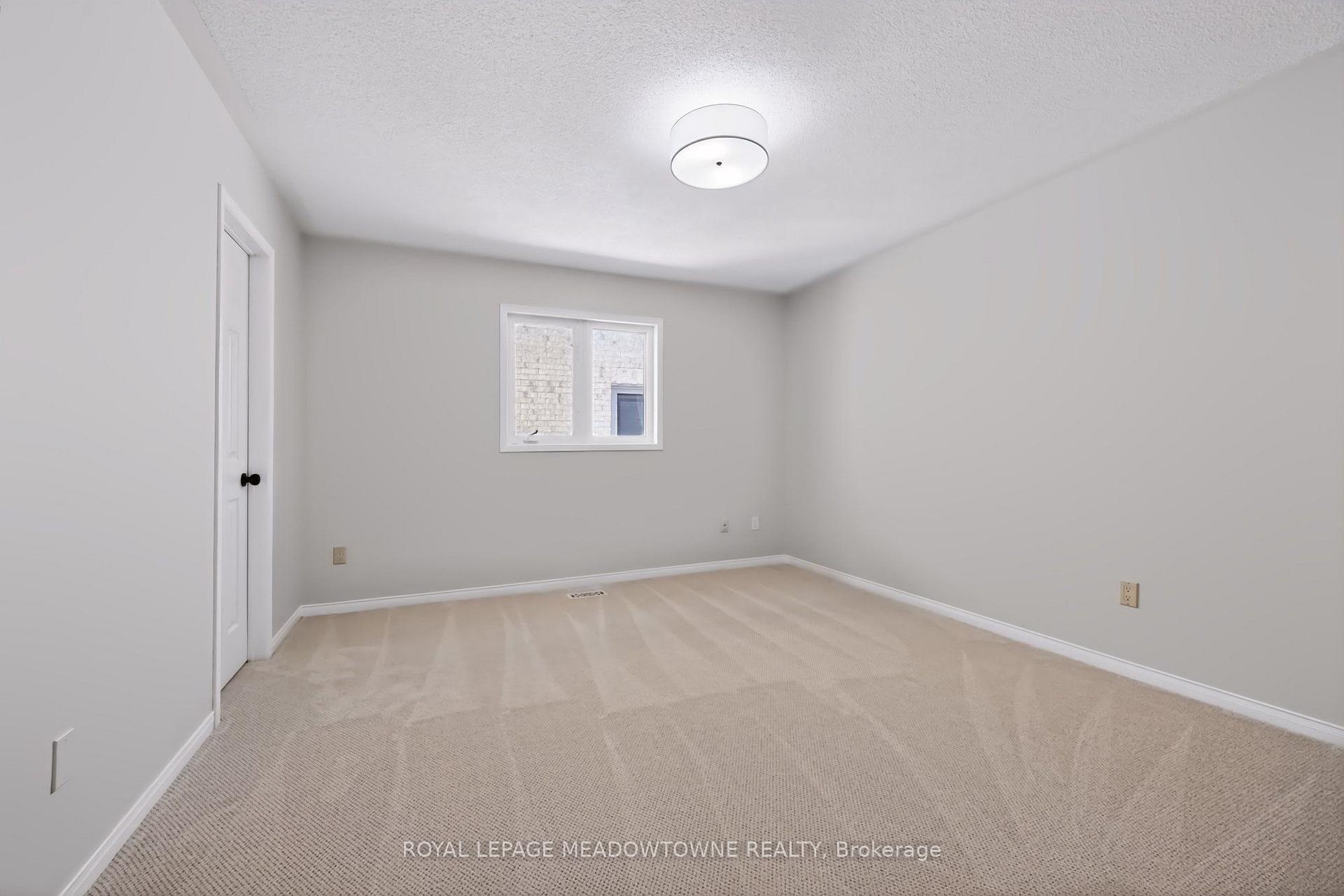 Photo 25 of 16 Harrop Avenue, Halton Hills, Georgetown — HOMEH
