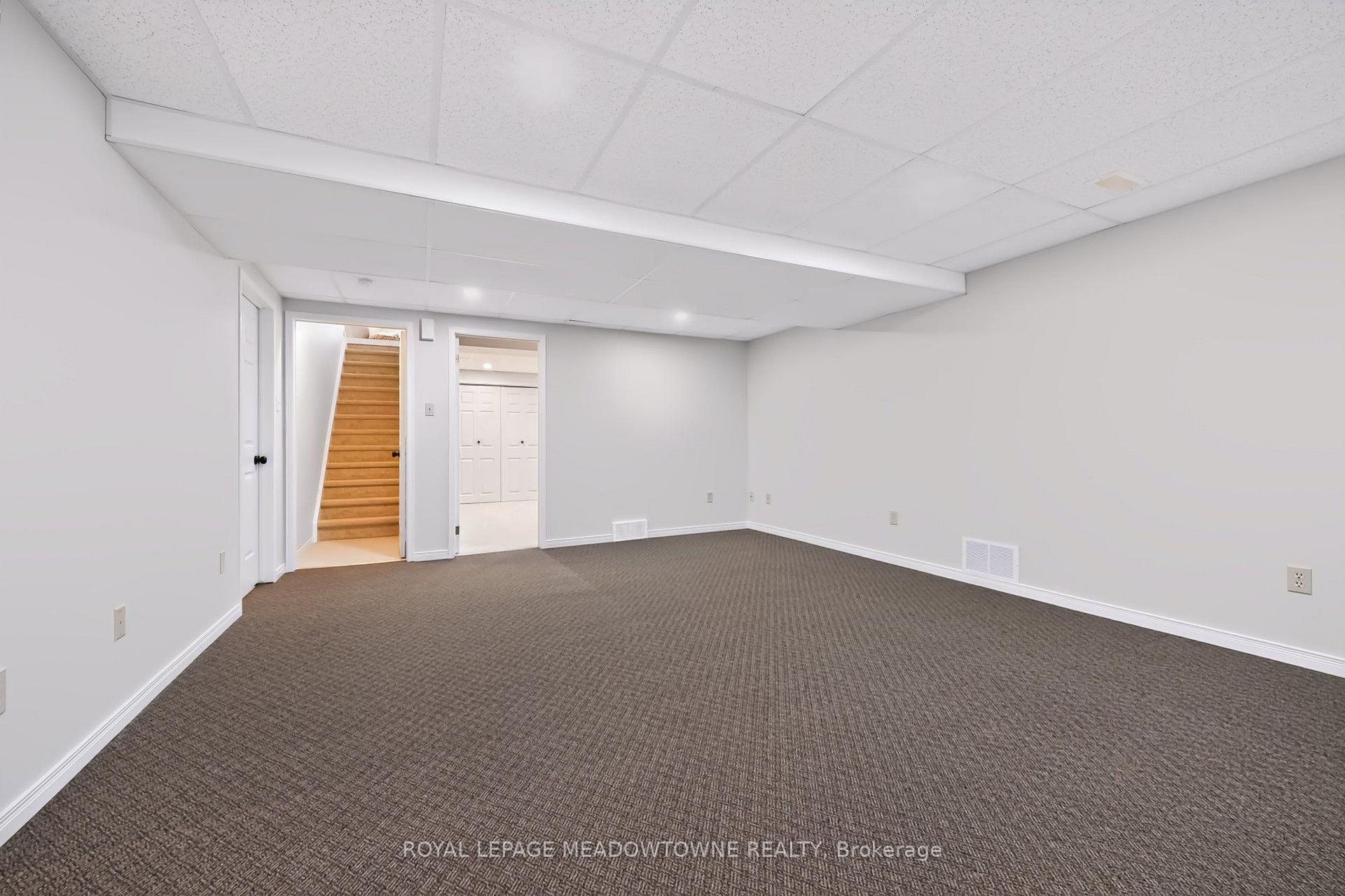 Photo 31 of 16 Harrop Avenue, Halton Hills, Georgetown — HOMEH