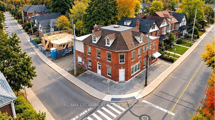 Photo of 74 Locke Street N