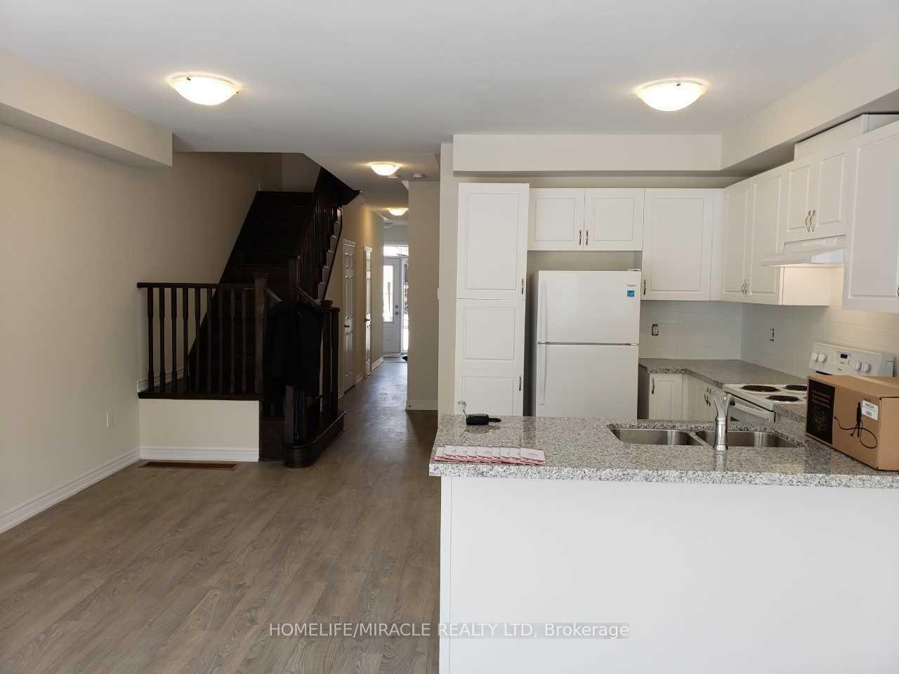 Photo 3 of 332 Bonnieglen Farm Boulevard, Caledon, Rural Caledon — HOMEH