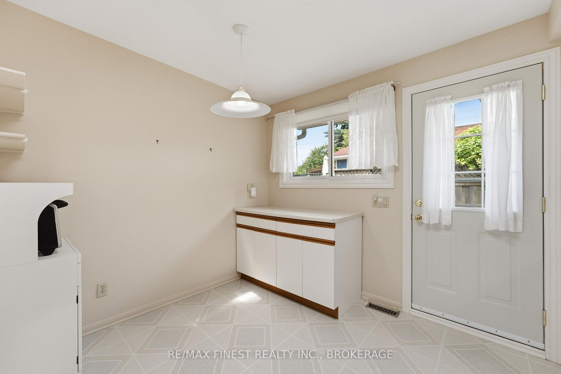 Photo 8 of 746 Laidlaw Crescent, Kingston, South of Taylor-Kidd Blvd — HOMEH