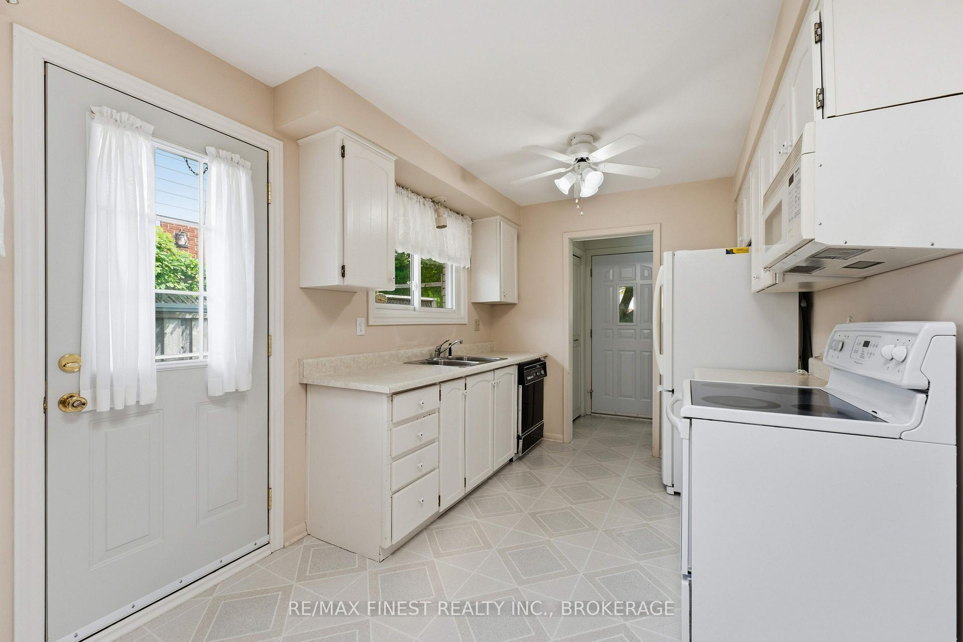 Photo 10 of 746 Laidlaw Crescent, Kingston, South of Taylor-Kidd Blvd — HOMEH