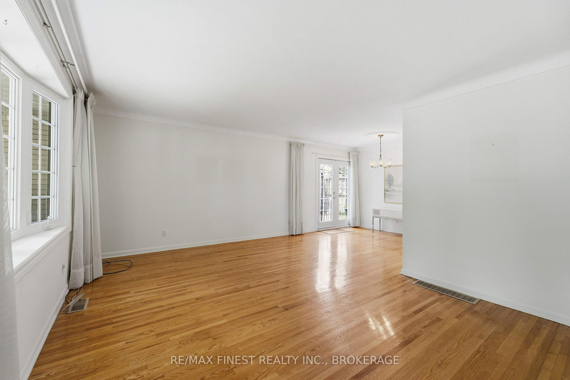 Photo 14 of 746 Laidlaw Crescent, Kingston, South of Taylor-Kidd Blvd — HOMEH