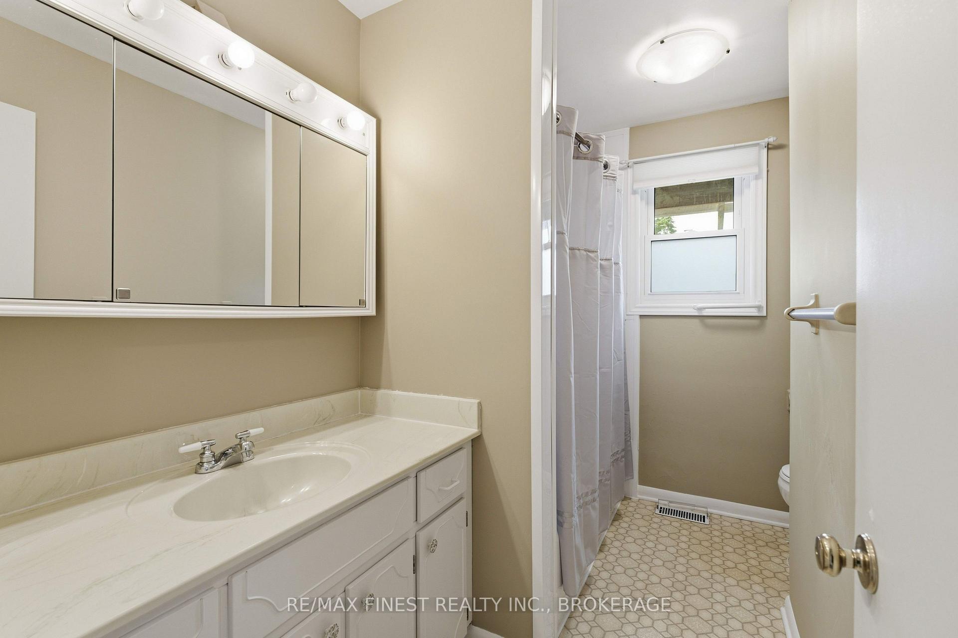 Photo 19 of 746 Laidlaw Crescent, Kingston, South of Taylor-Kidd Blvd — HOMEH