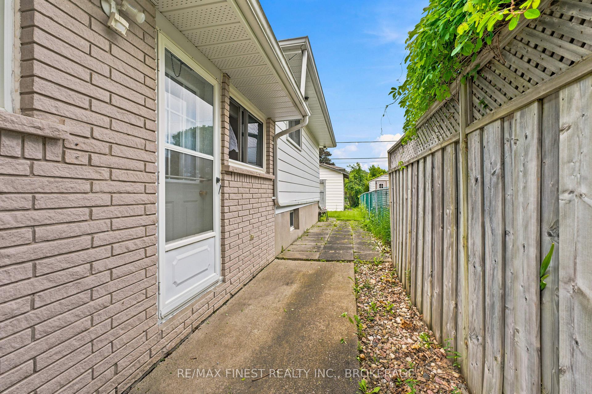 Photo 36 of 746 Laidlaw Crescent, Kingston, South of Taylor-Kidd Blvd — HOMEH