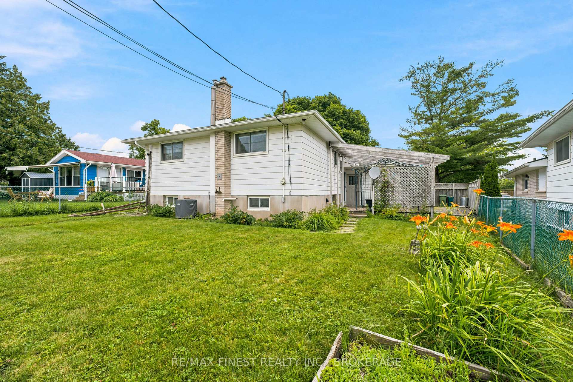 Photo 39 of 746 Laidlaw Crescent, Kingston, South of Taylor-Kidd Blvd — HOMEH