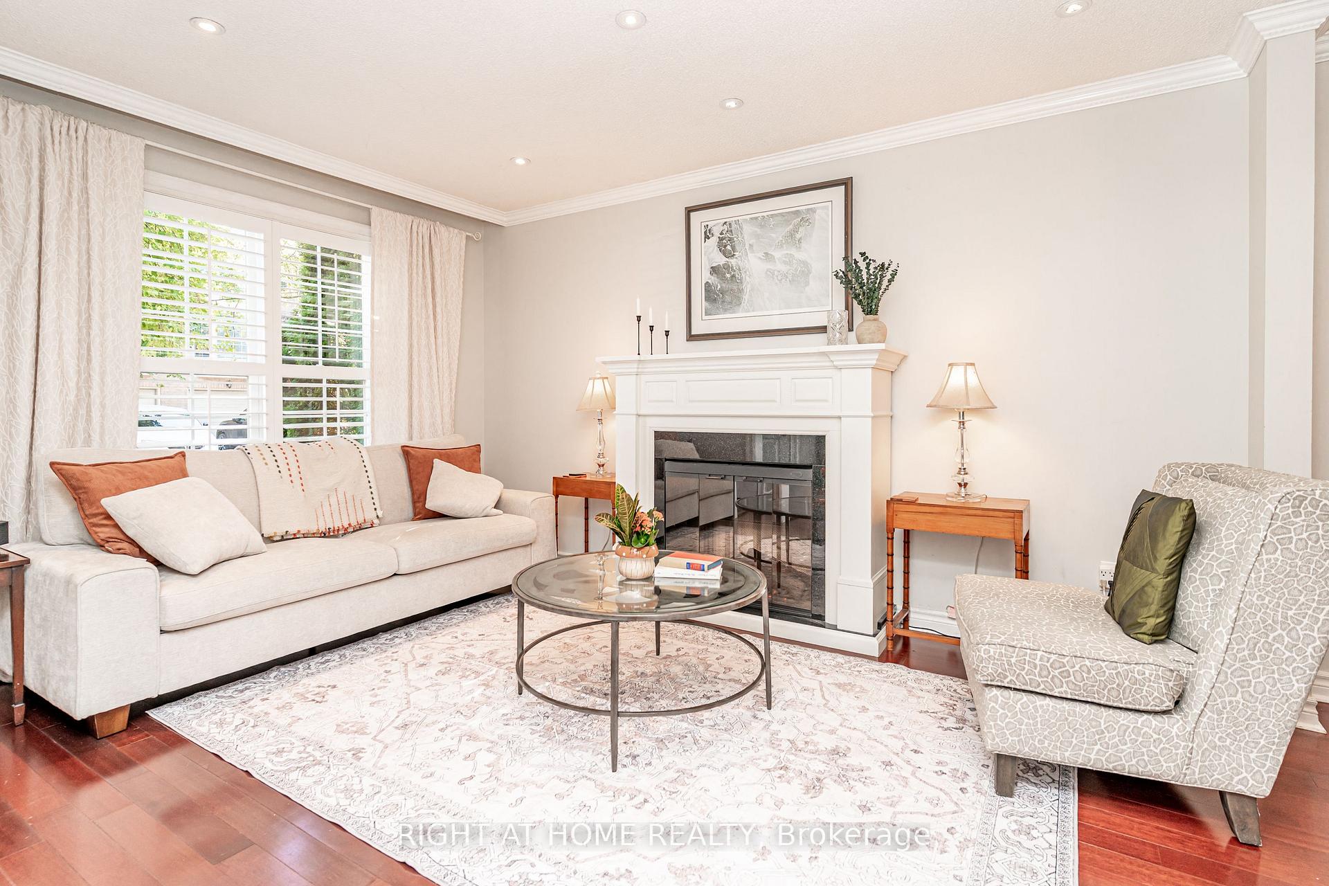 Photo 12 of Unit 9, 2272 Mowat Avenue, Oakville, River Oaks — HOMEH
