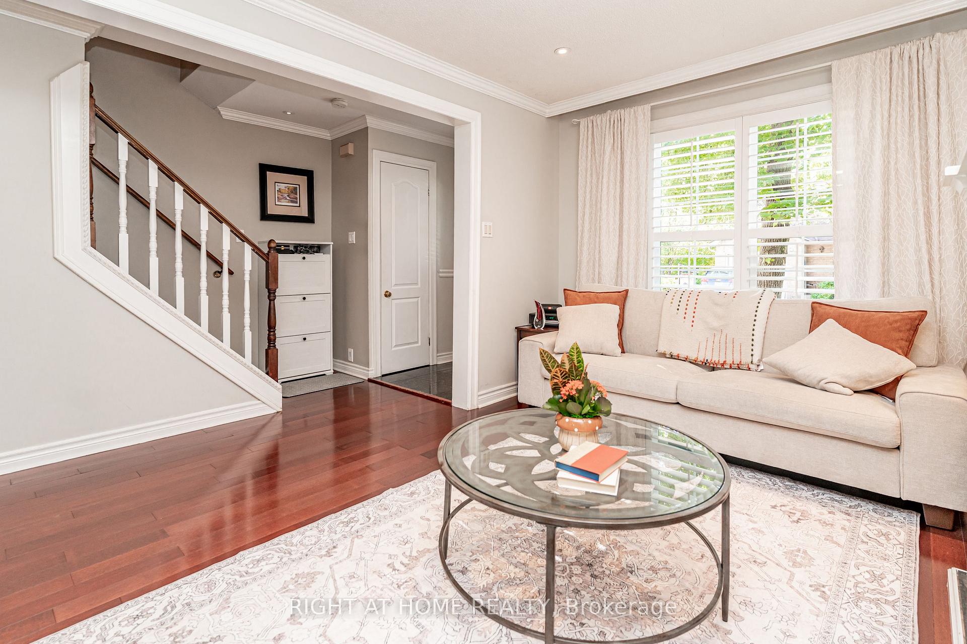 Photo 13 of Unit 9, 2272 Mowat Avenue, Oakville, River Oaks — HOMEH