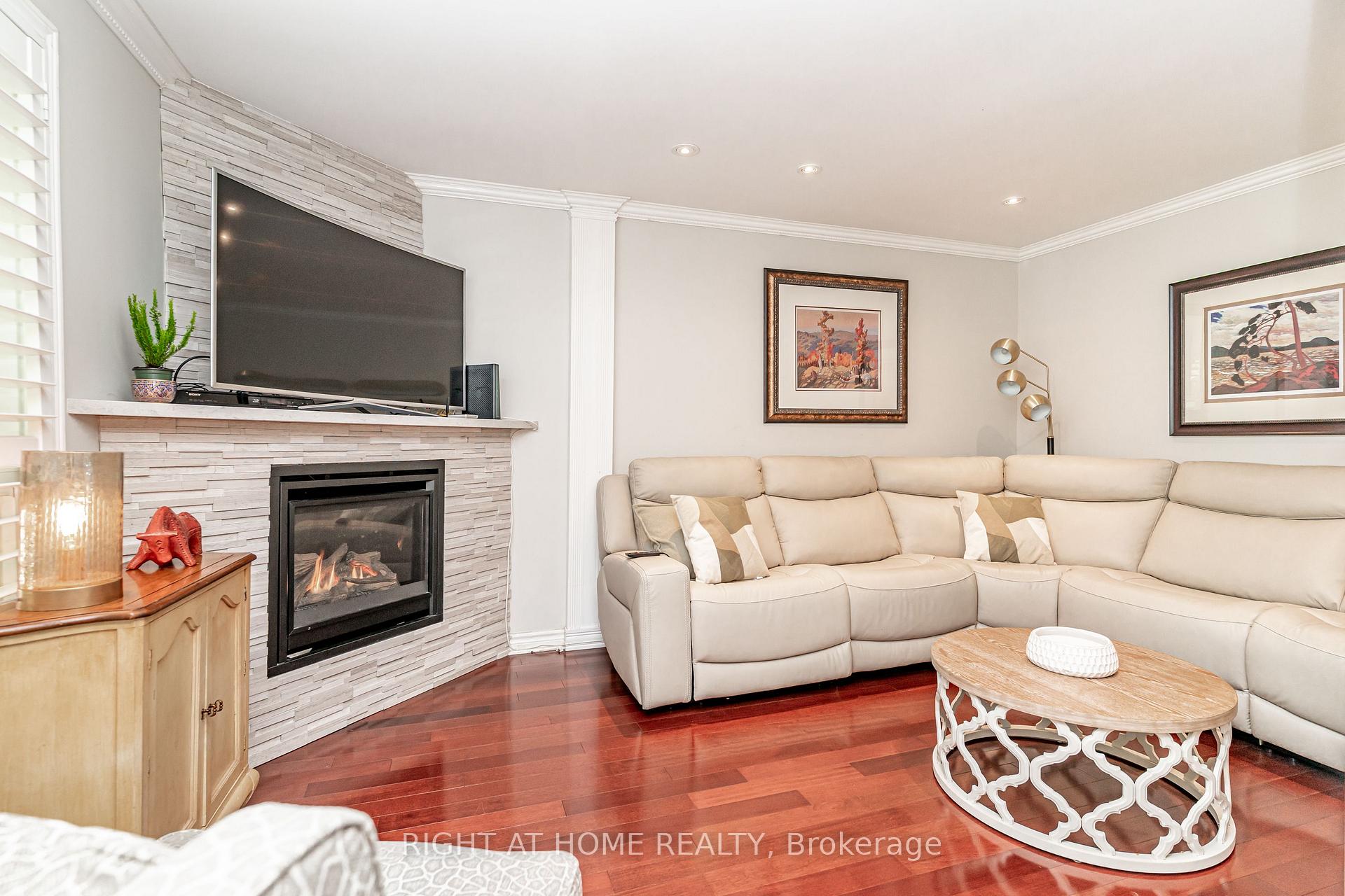 Photo 26 of Unit 9, 2272 Mowat Avenue, Oakville, River Oaks — HOMEH