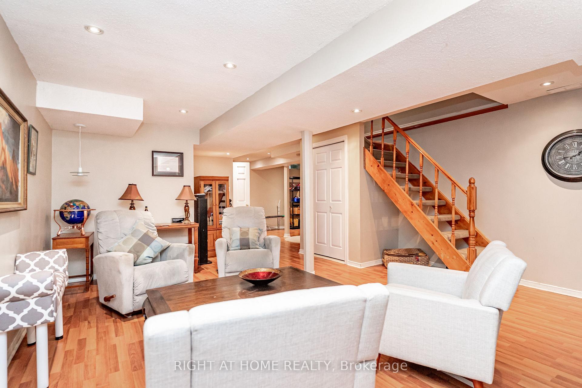 Photo 37 of Unit 9, 2272 Mowat Avenue, Oakville, River Oaks — HOMEH