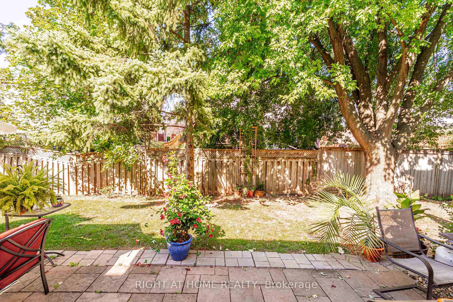 Photo 40 of Unit 9, 2272 Mowat Avenue, Oakville, River Oaks — HOMEH