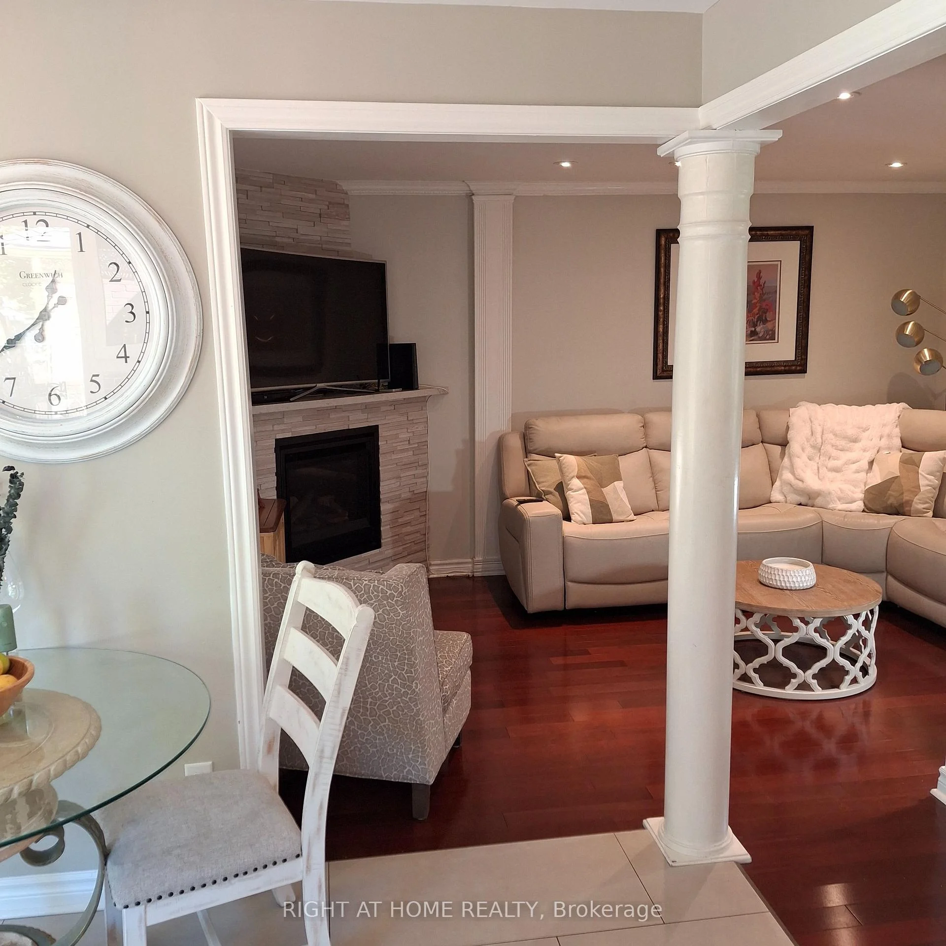 Photo 4 of Unit 9, 2272 Mowat Avenue, Oakville, River Oaks — HOMEH
