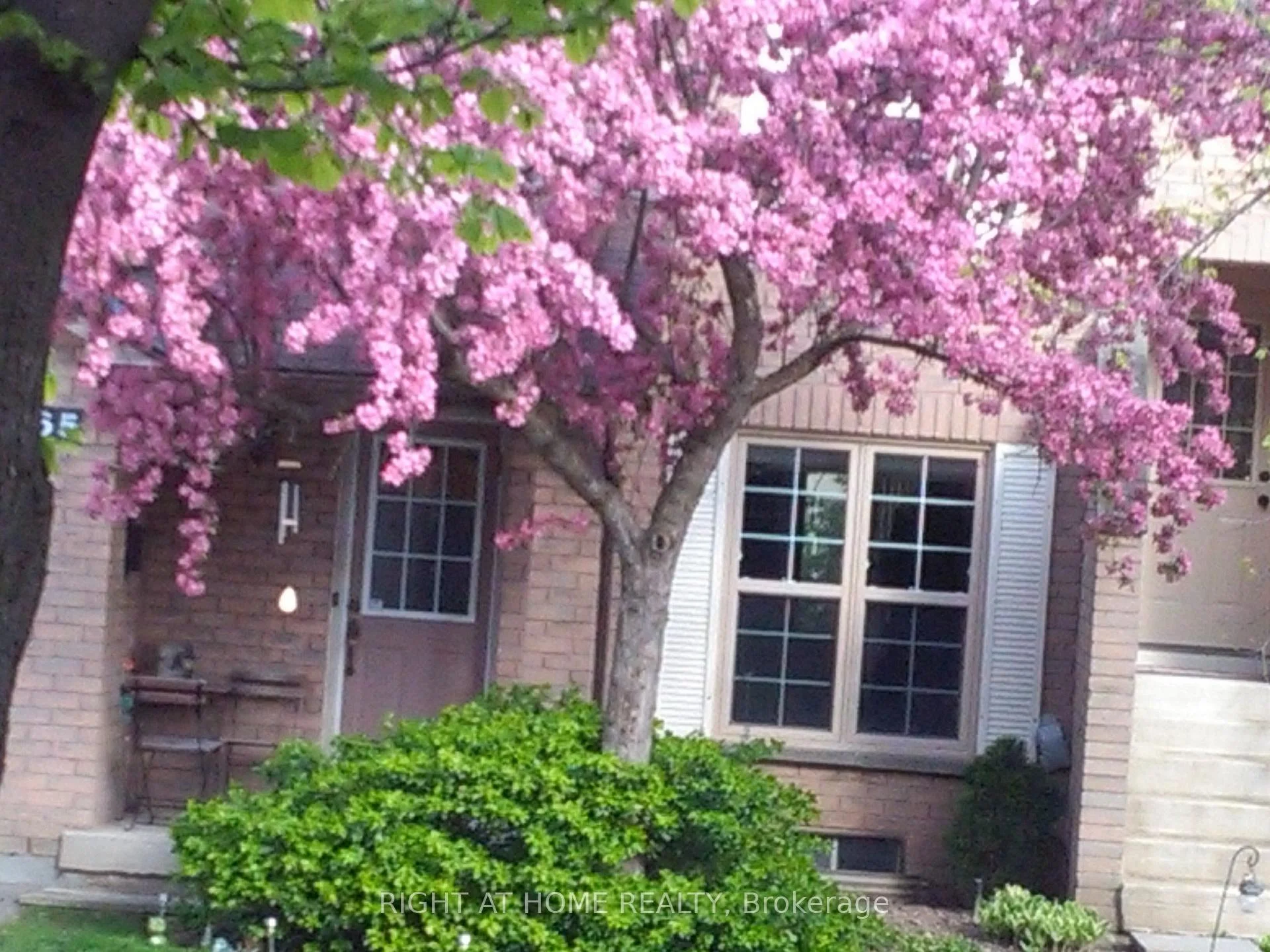 Photo 47 of Unit 9, 2272 Mowat Avenue, Oakville, River Oaks — HOMEH