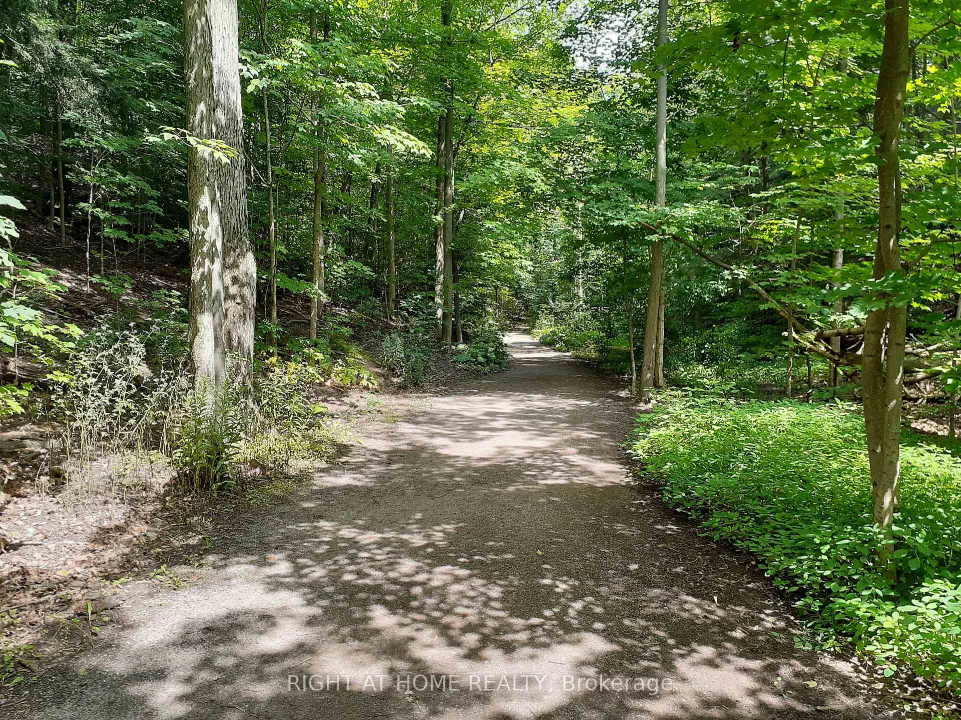 Photo 54 of Unit 9, 2272 Mowat Avenue, Oakville, River Oaks — HOMEH