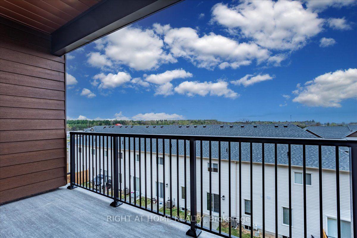 Photo 8 of Unit 302, 20 Koda Street, Barrie, Rural Barrie Southwest — HOMEH