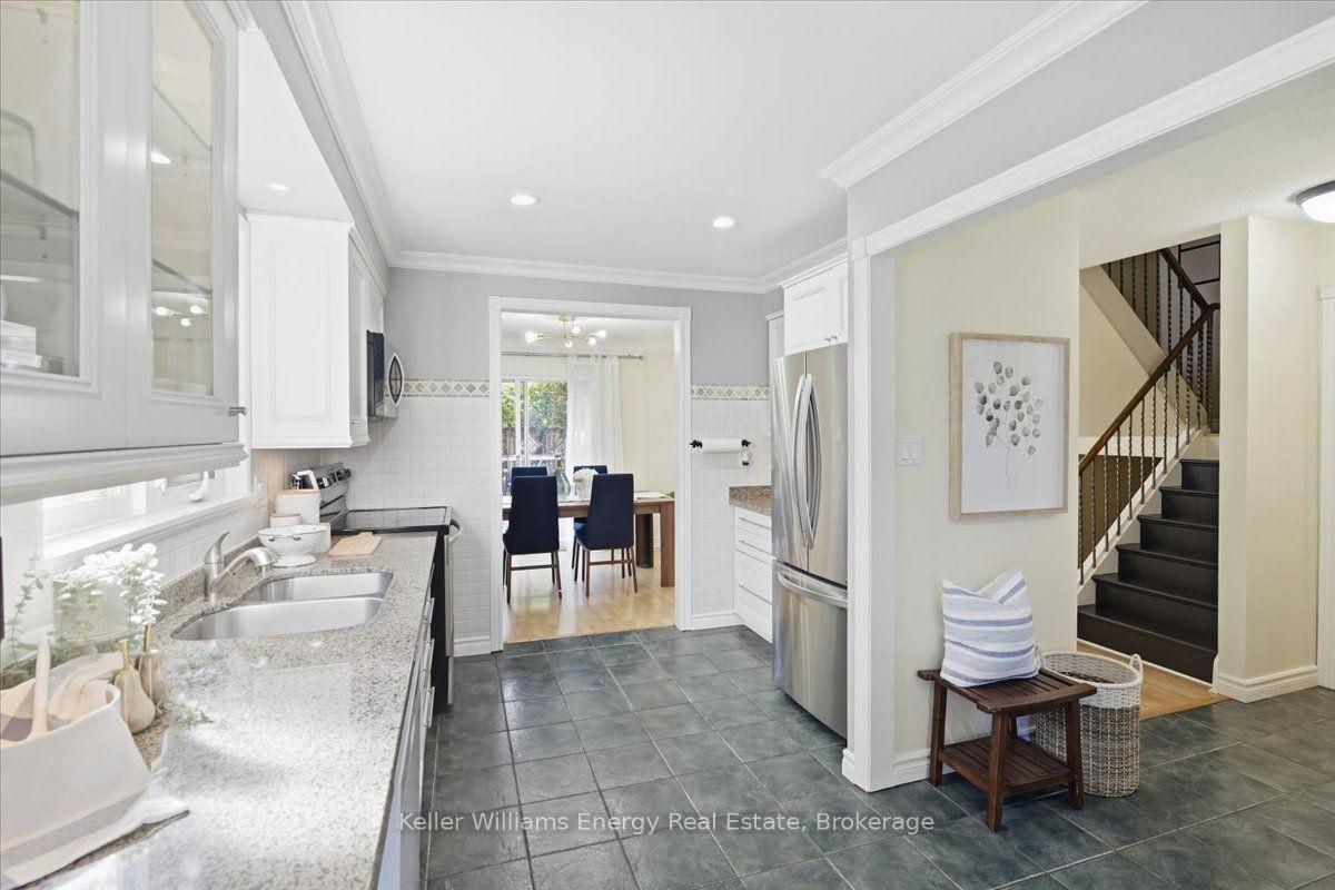 Photo 3 of 1569 Geta Circle, Pickering, Village East — HOMEH