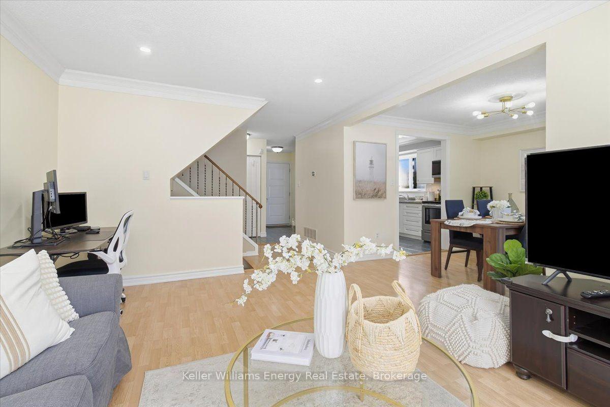 Photo 8 of 1569 Geta Circle, Pickering, Village East — HOMEH