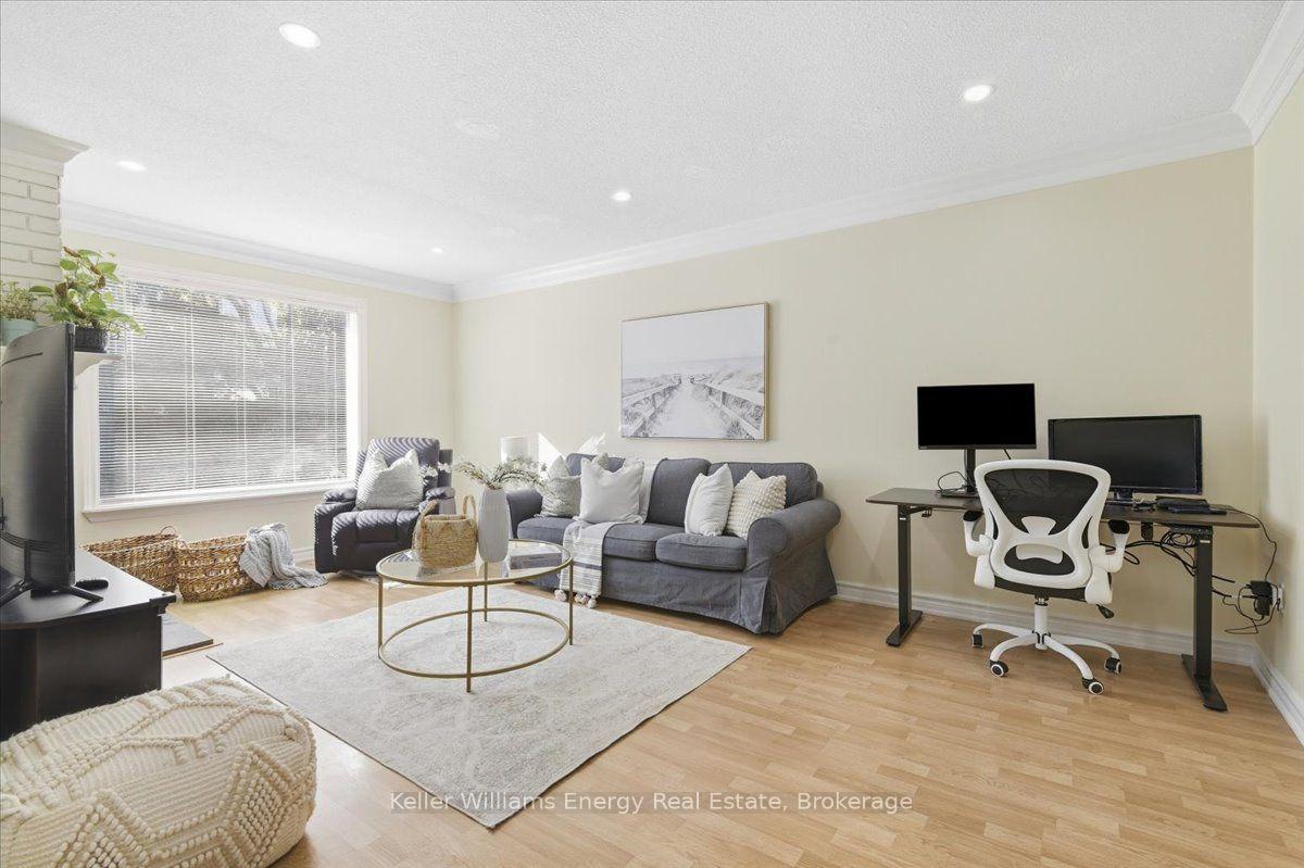 Photo 11 of 1569 Geta Circle, Pickering, Village East — HOMEH