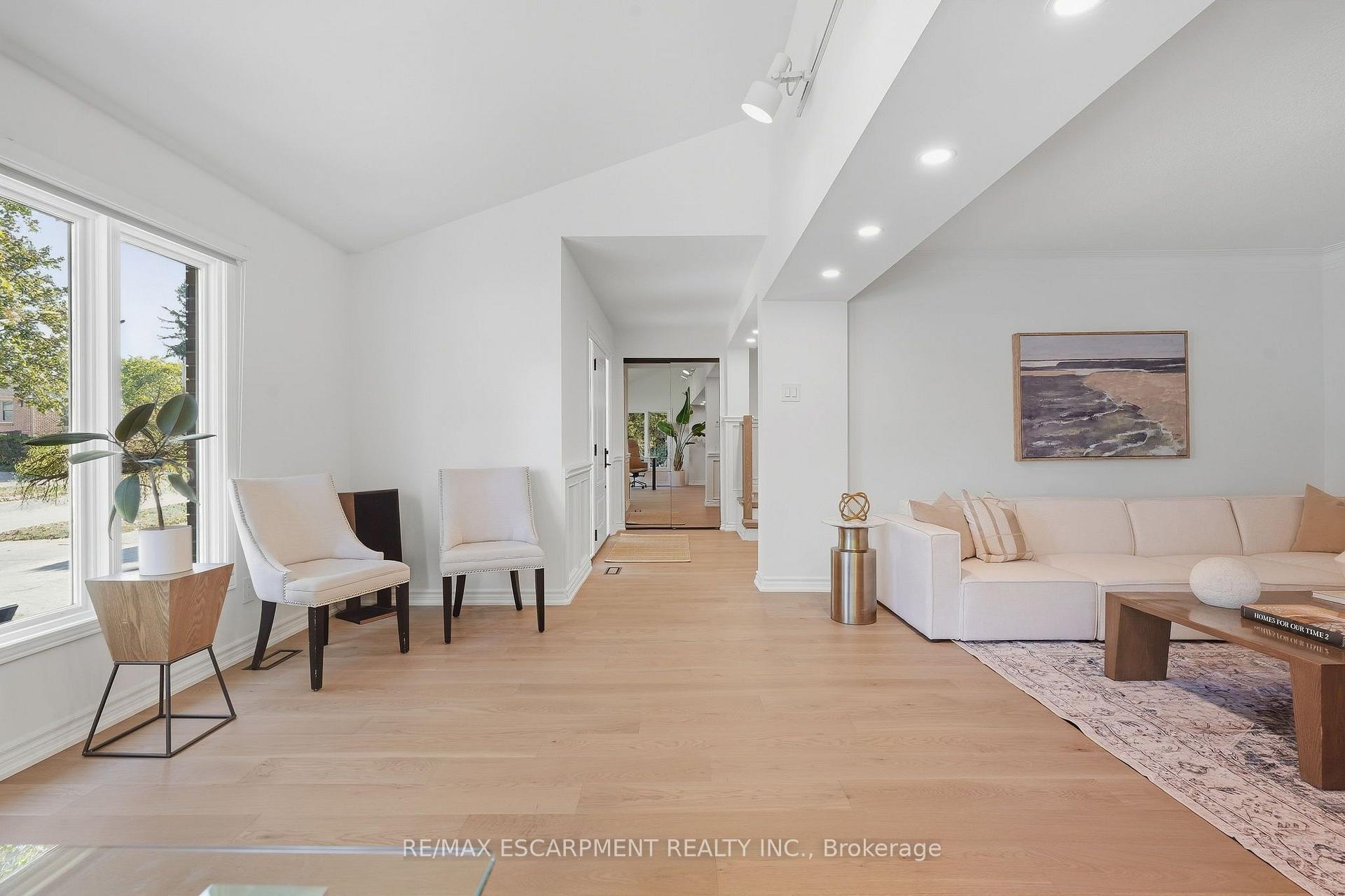 Photo 6 of 4159 Spruce Avenue, Burlington, Shoreacres — HOMEH