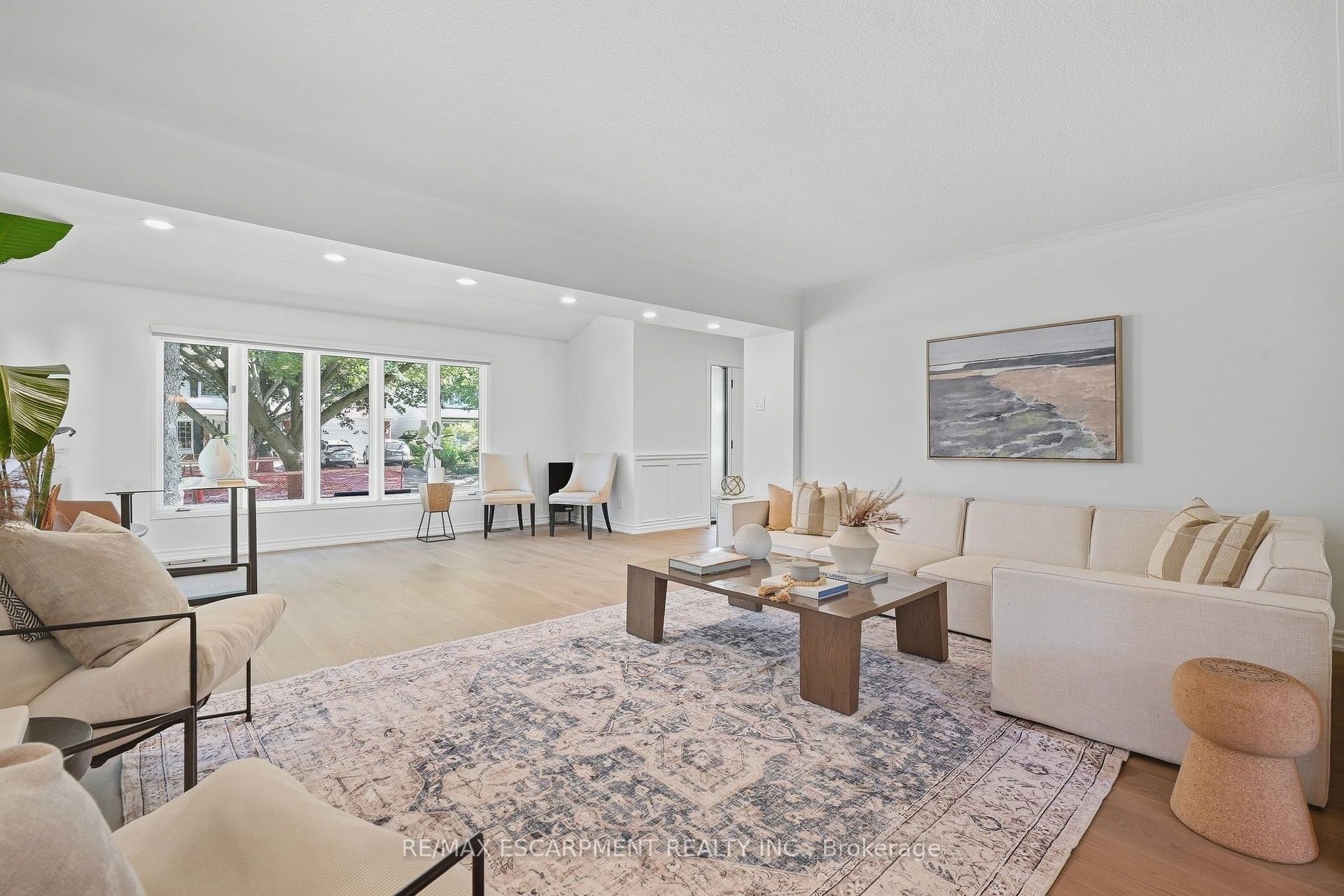 Photo 8 of 4159 Spruce Avenue, Burlington, Shoreacres — HOMEH